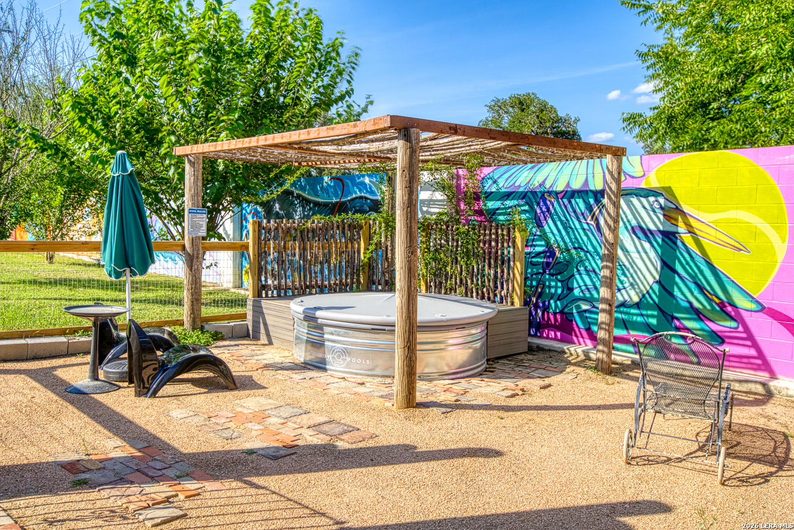 main property photo 6