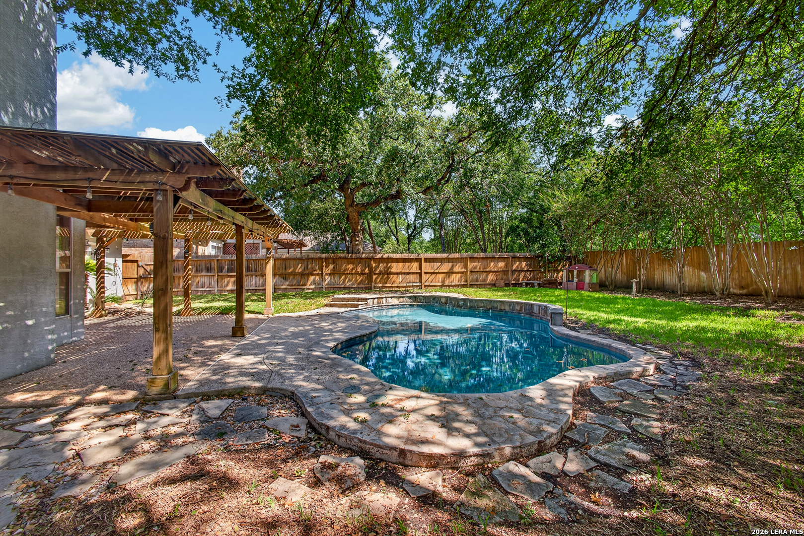 main property photo 23