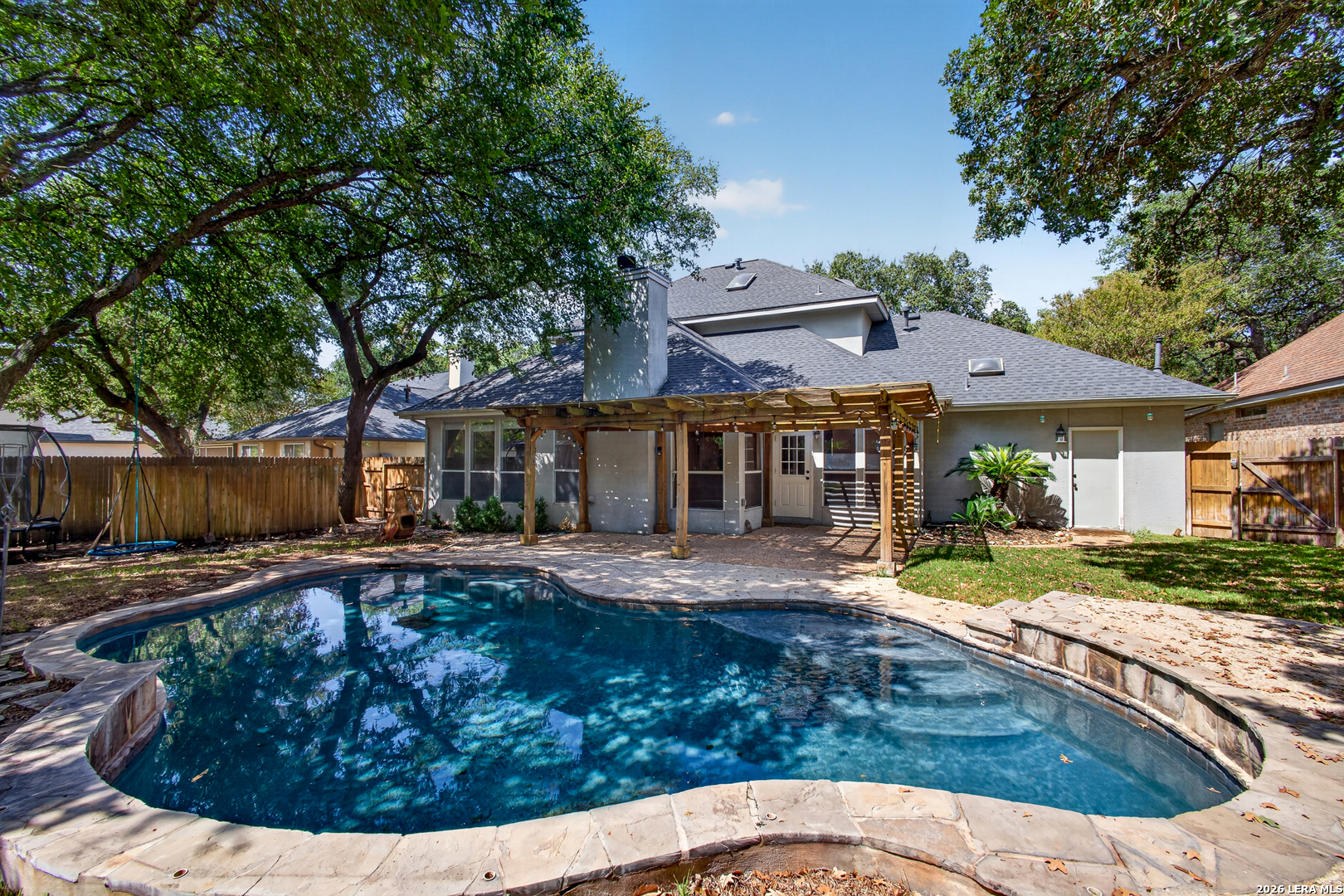 main property photo 4