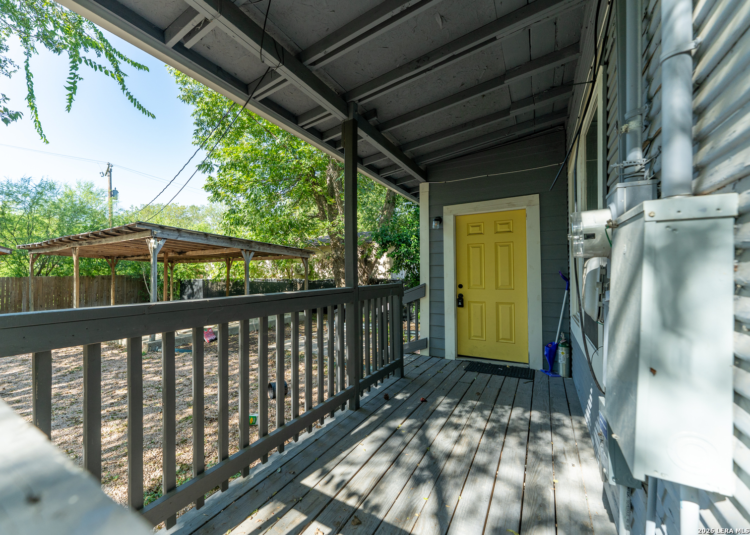 main property photo 28