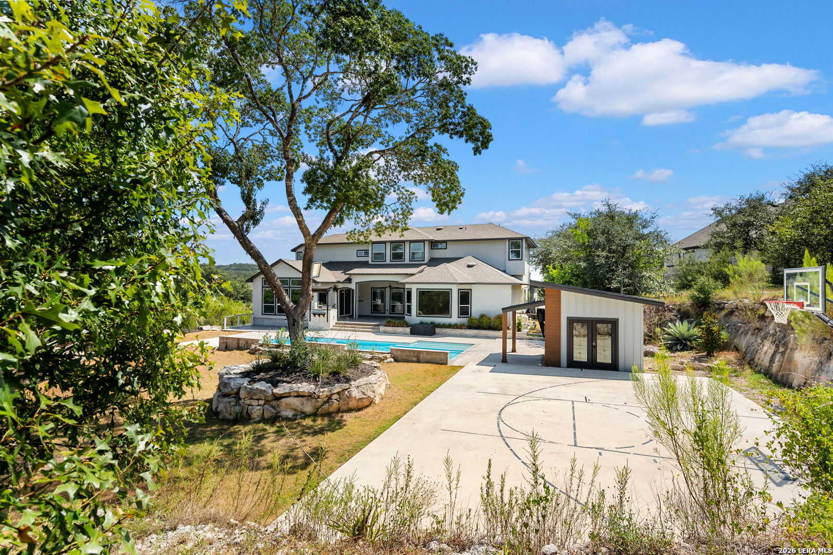 main property photo 35