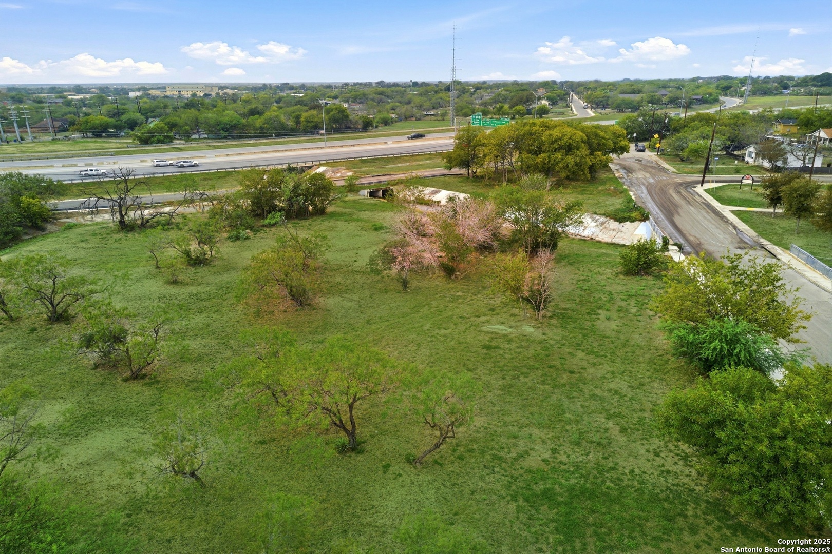 main property photo 6