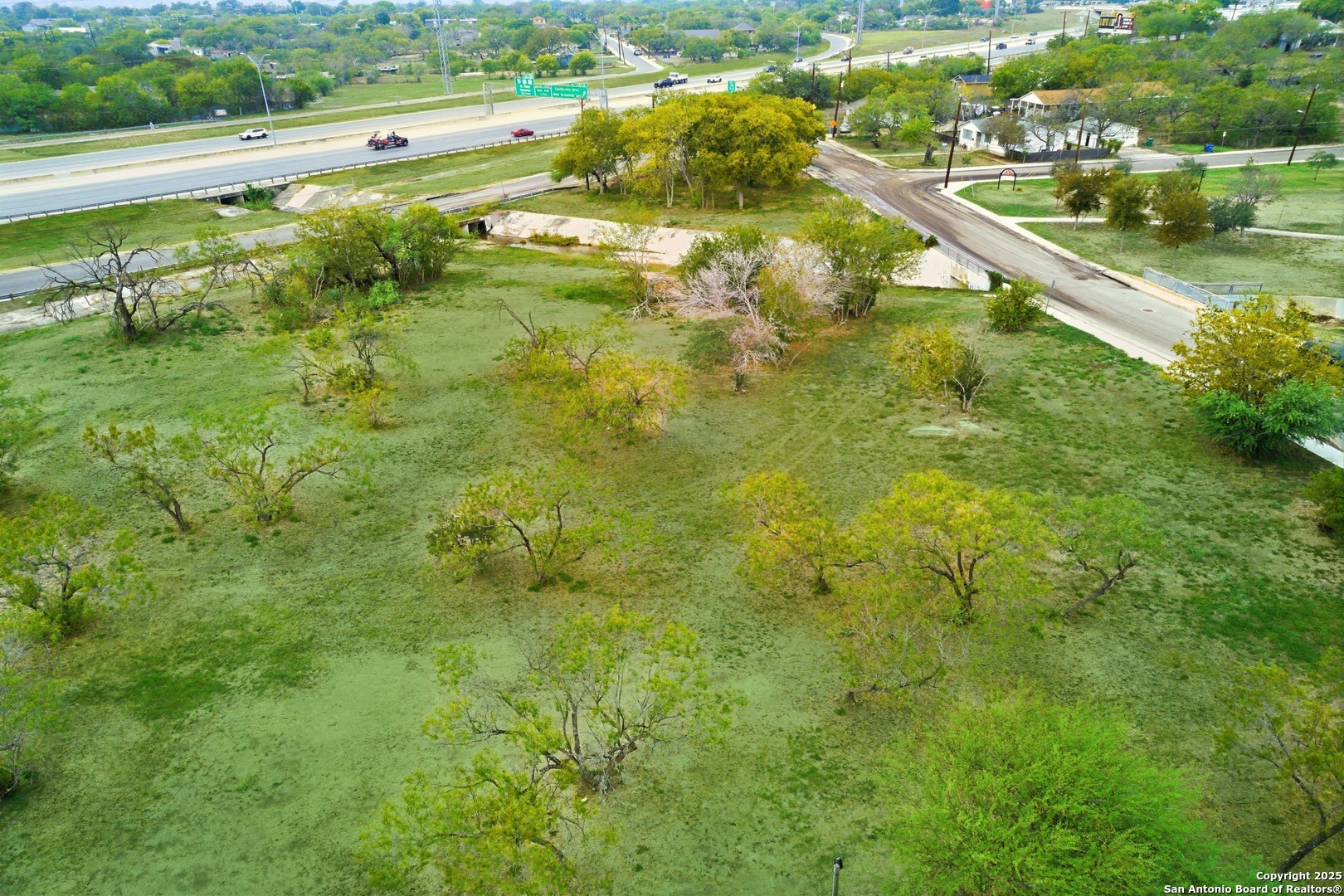 main property photo 8
