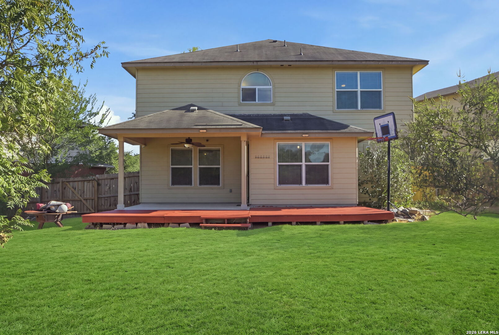 main property photo 28