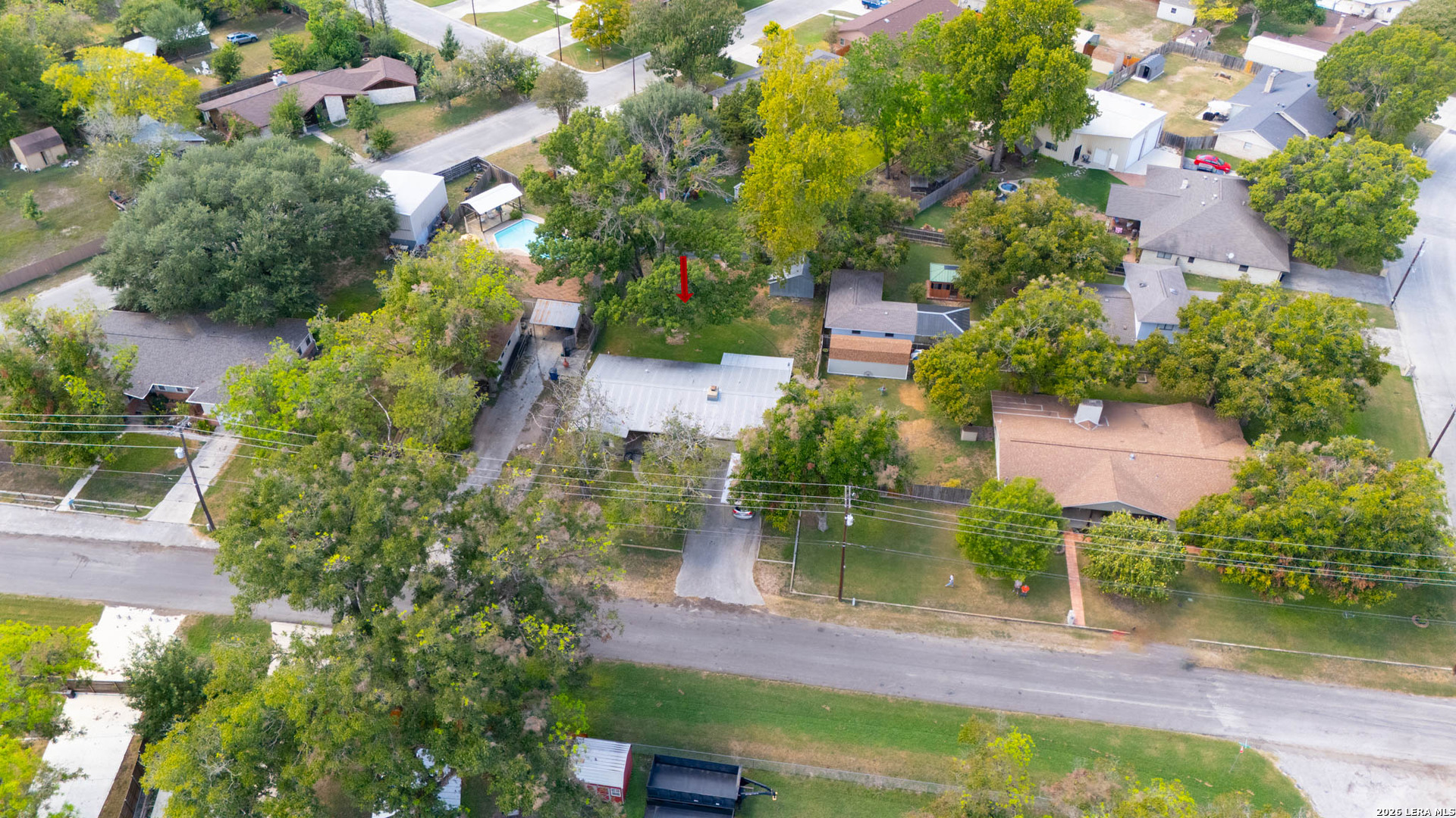 main property photo 30