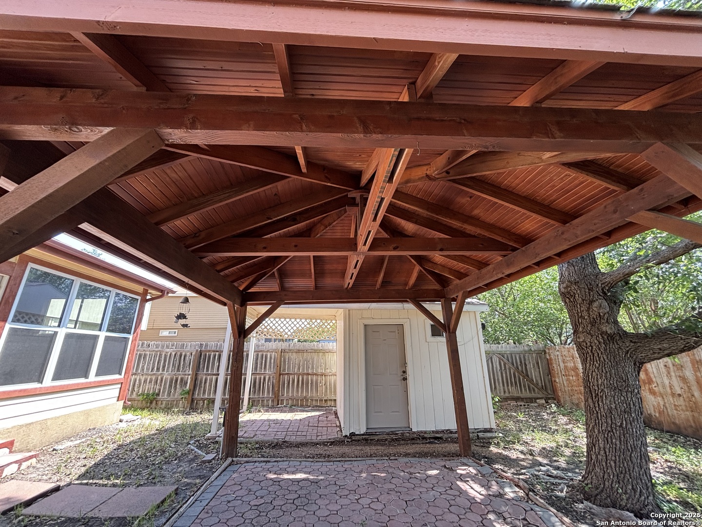 main property photo 16