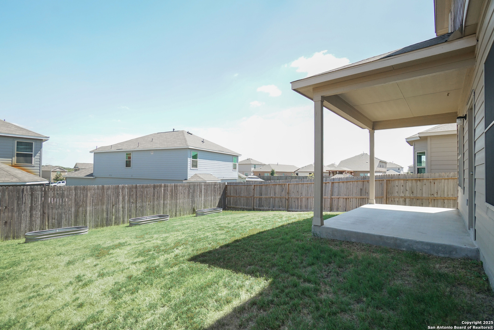 main property photo 23
