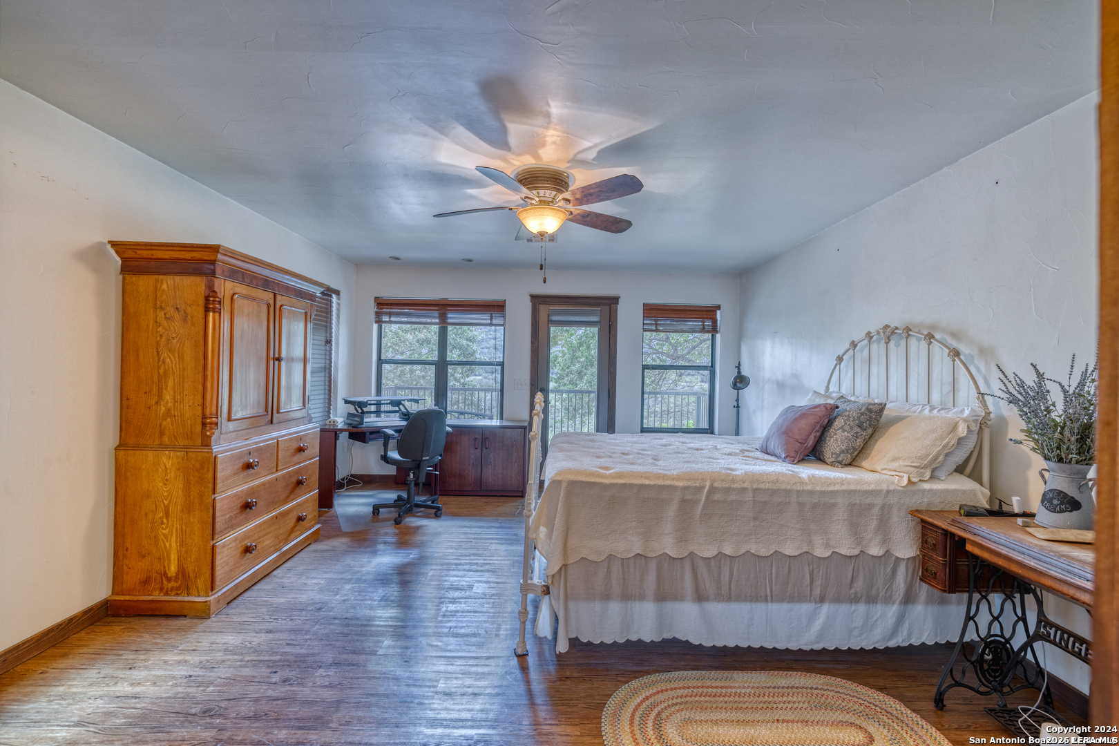 main property photo 27