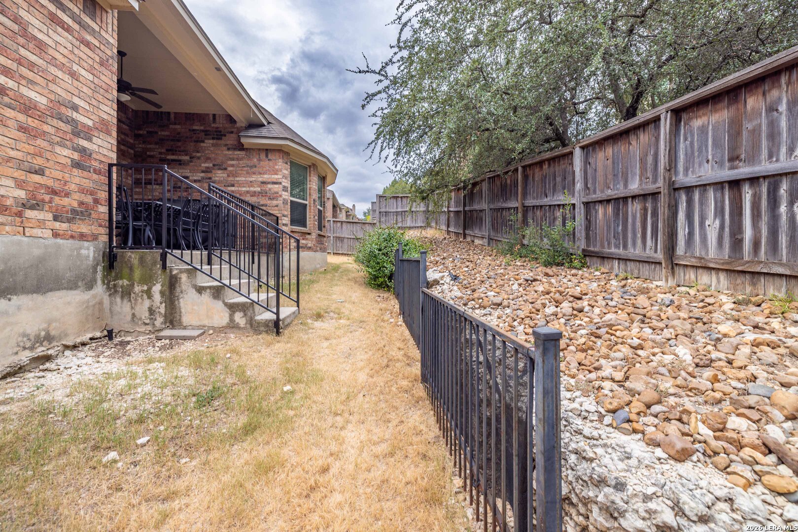 main property photo 16