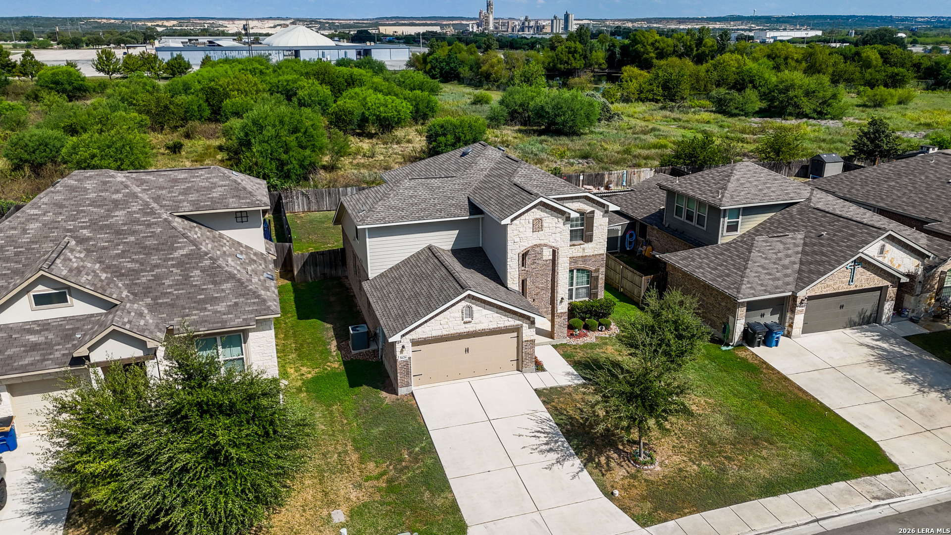 main property photo 40