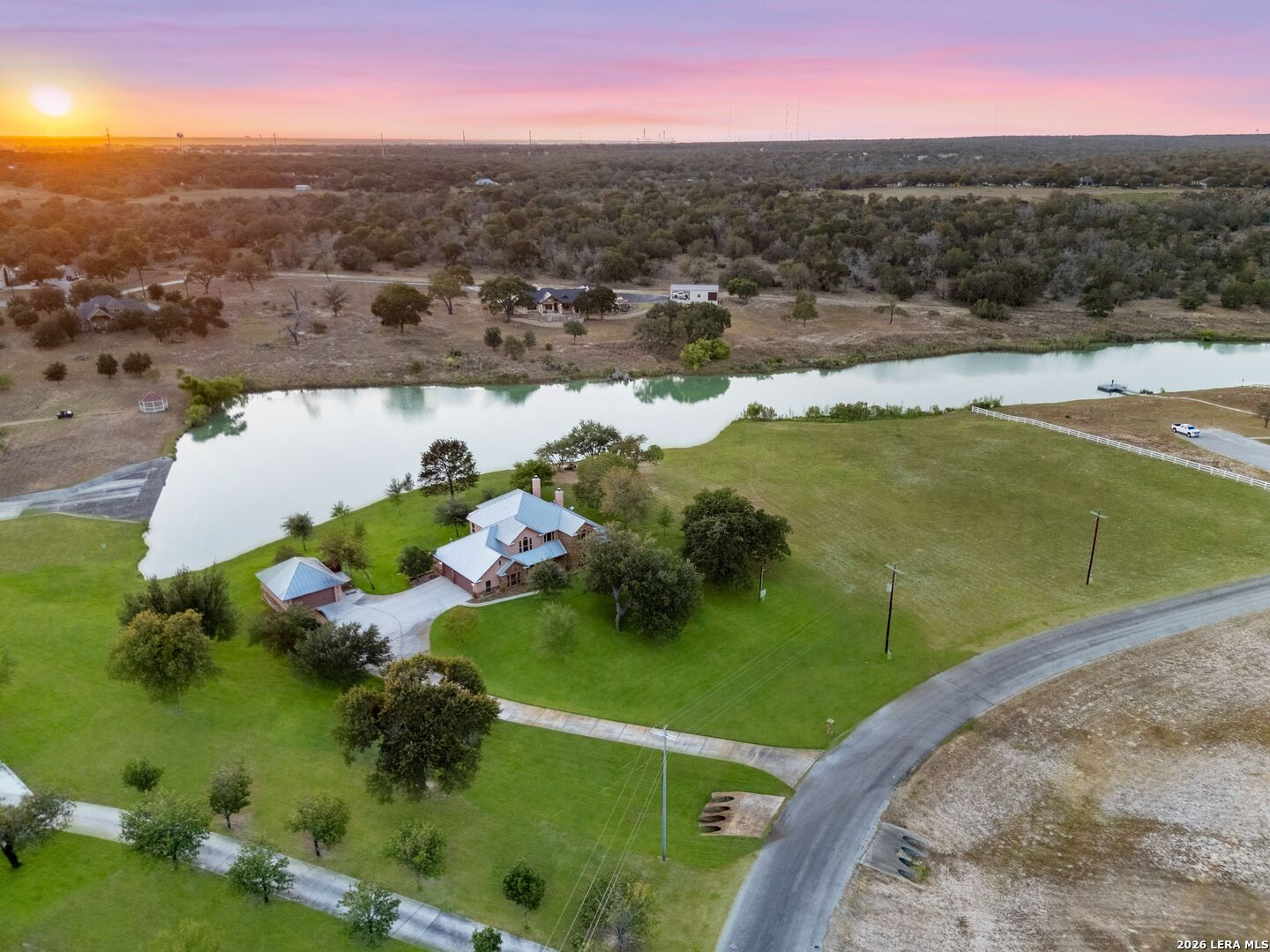 main property photo 4