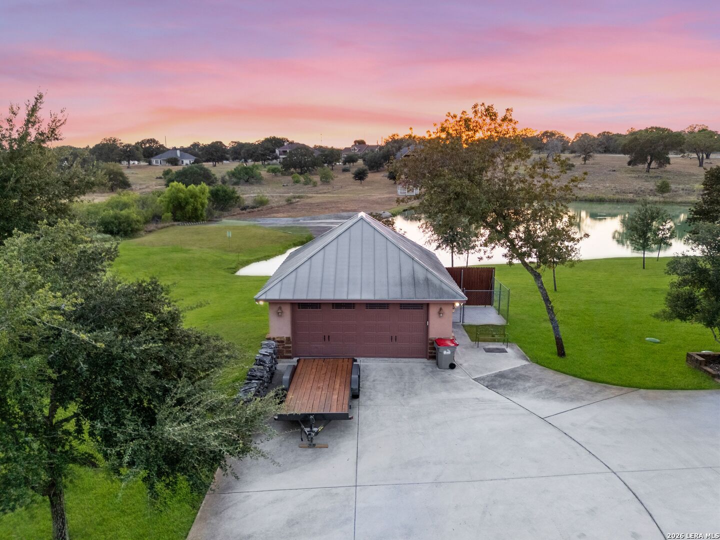 main property photo 40