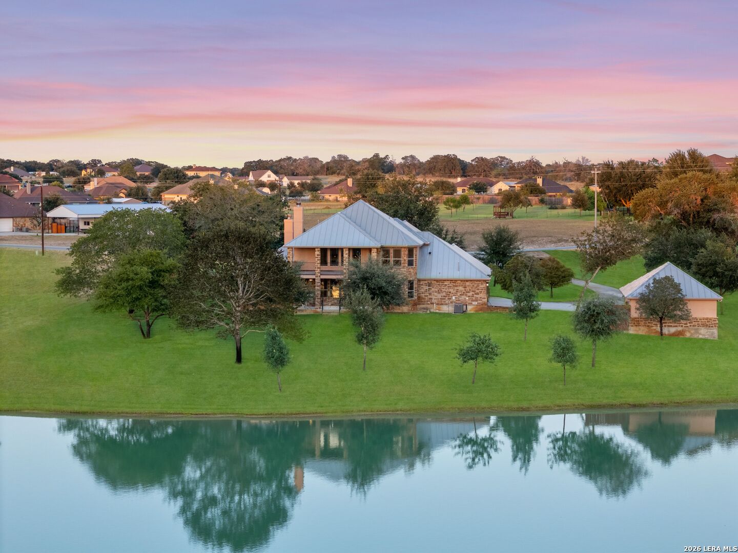 main property photo 50