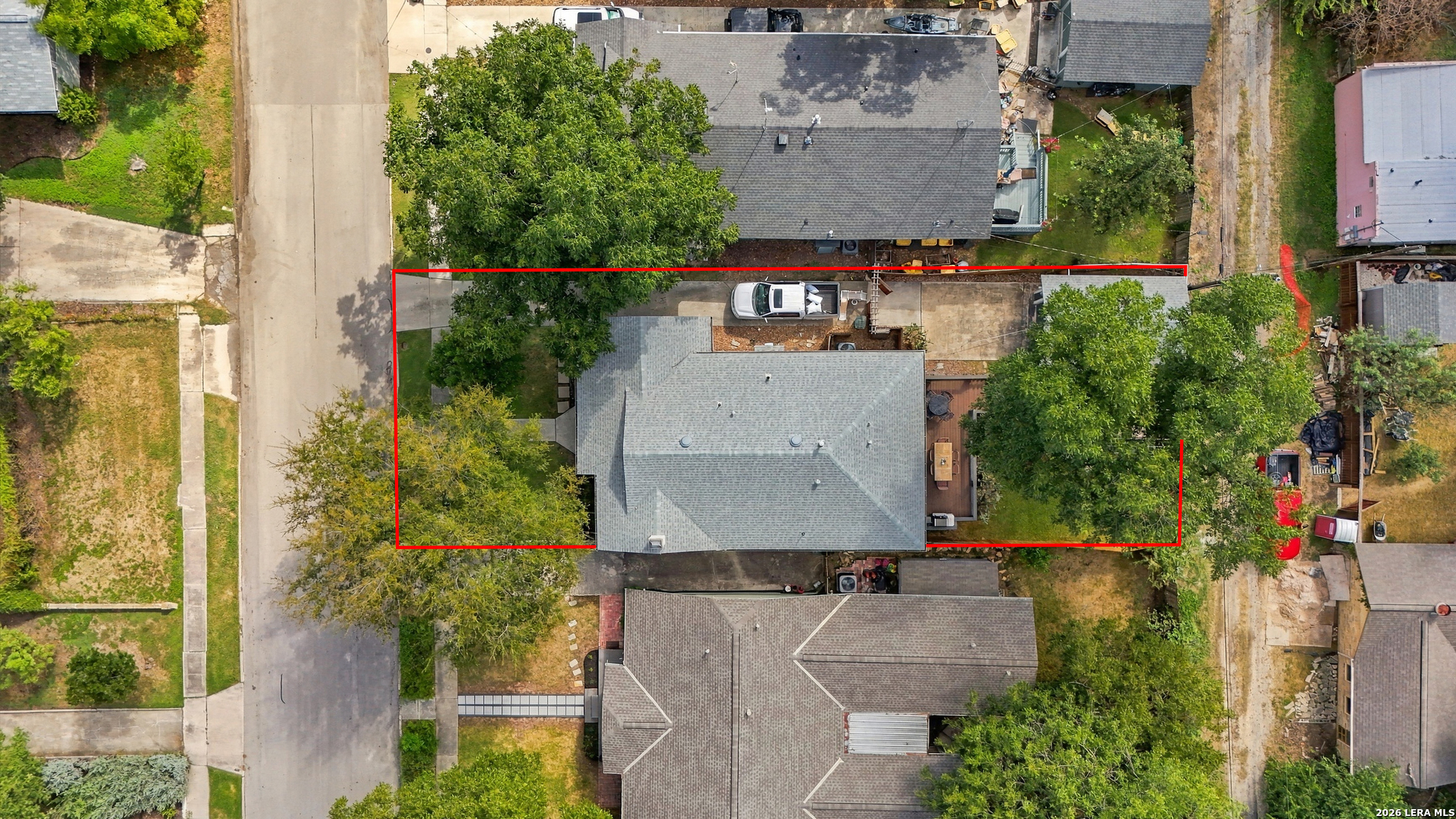 main property photo 28
