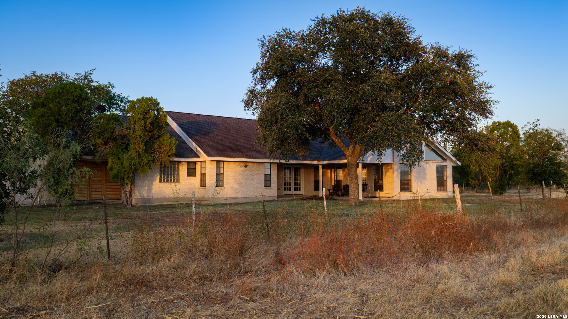 main property photo 18