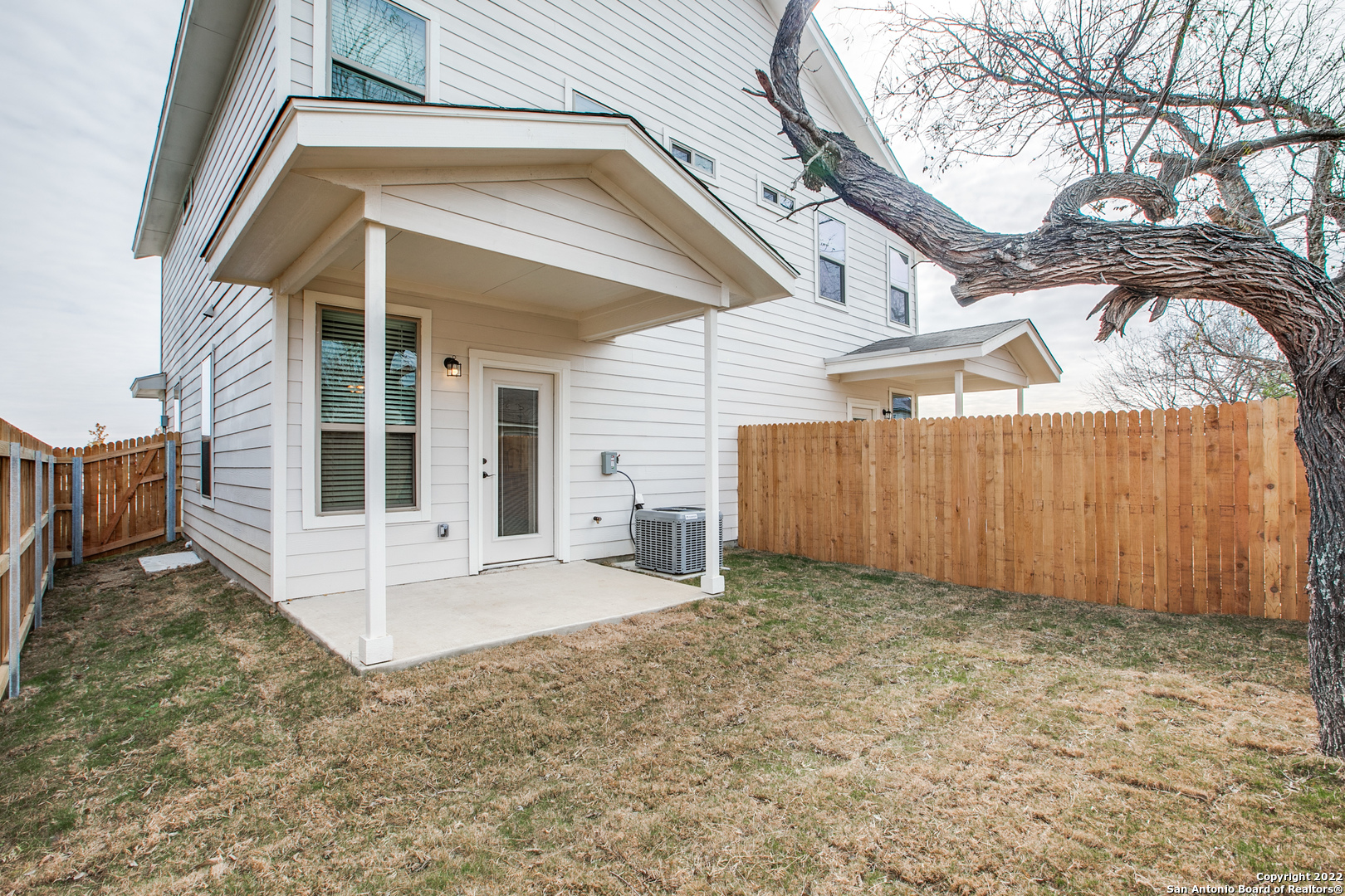 main property photo 9