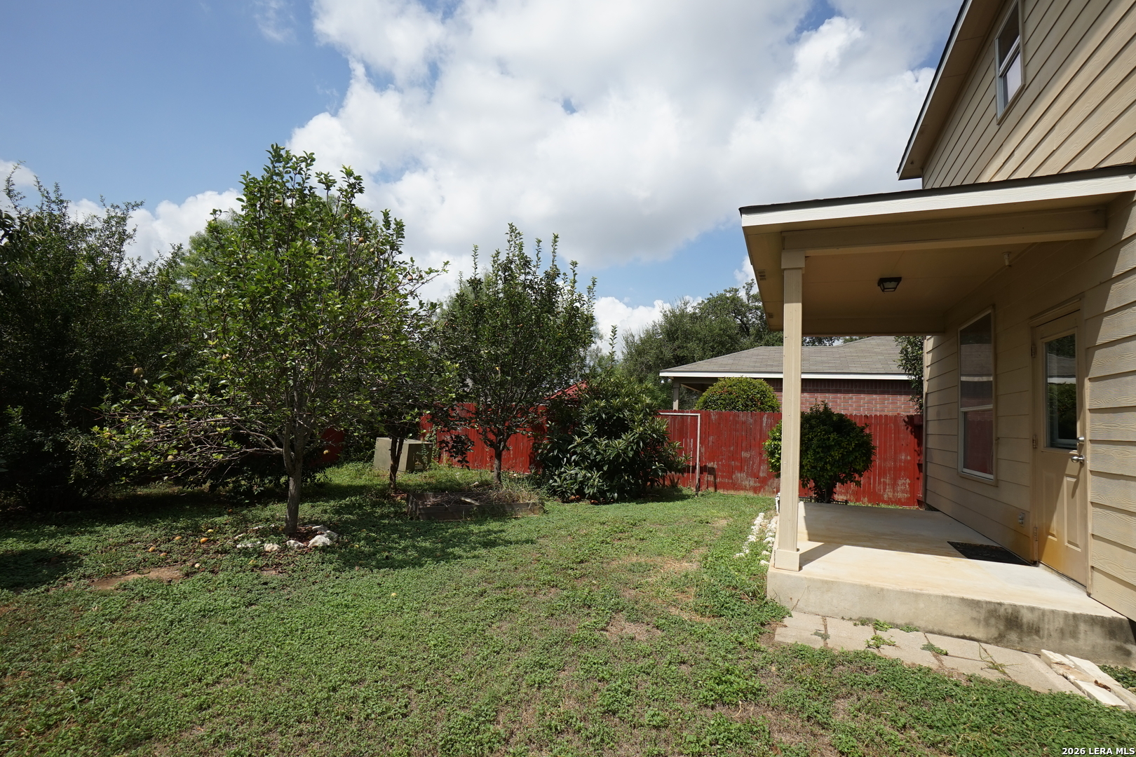 main property photo 32