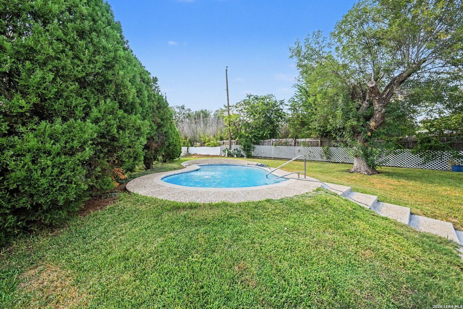 main property photo 31