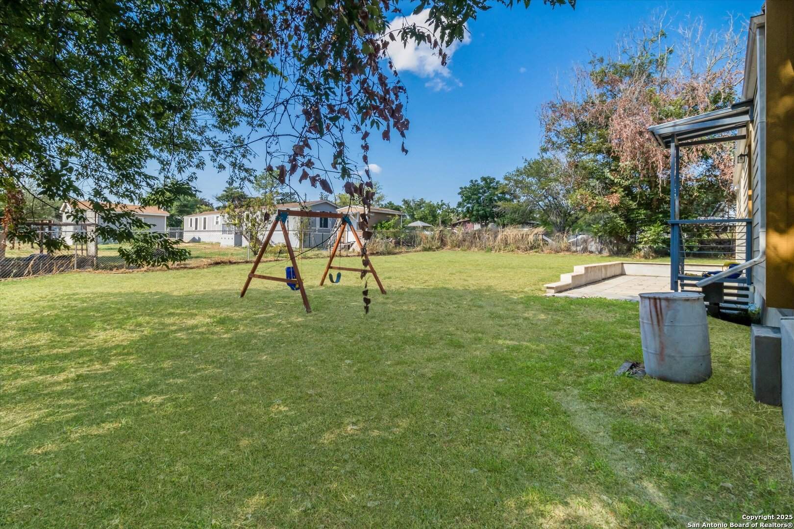 main property photo 25