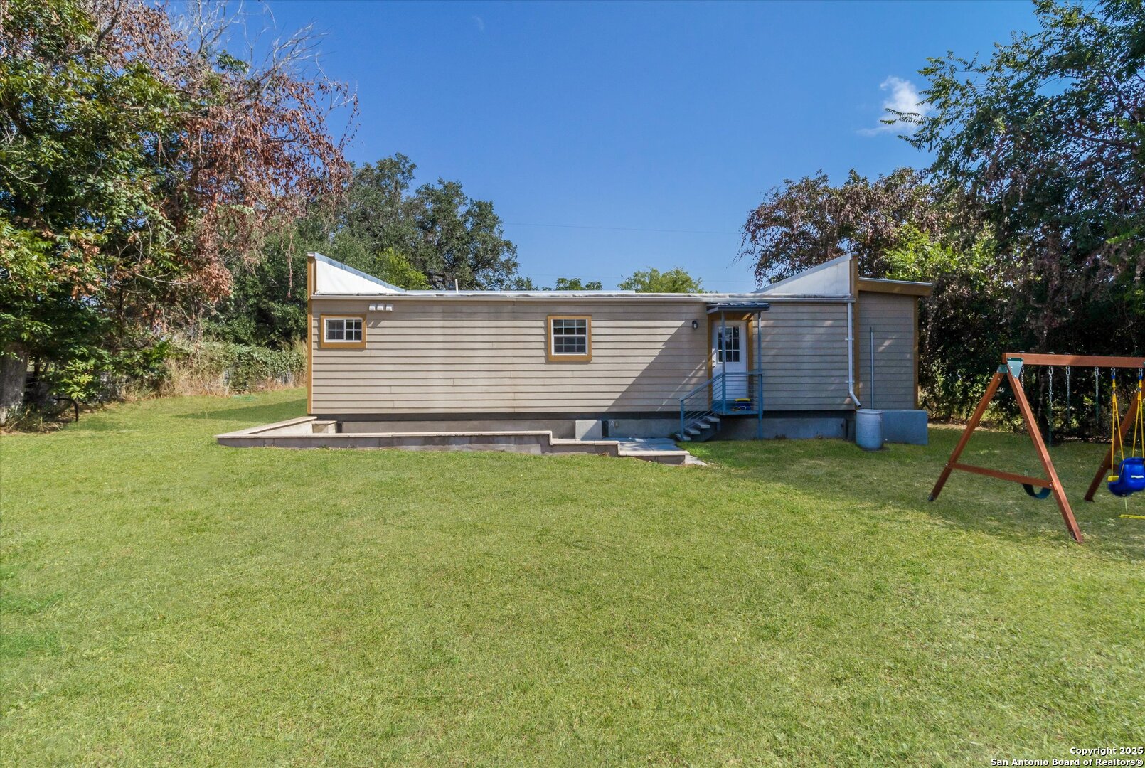main property photo 29