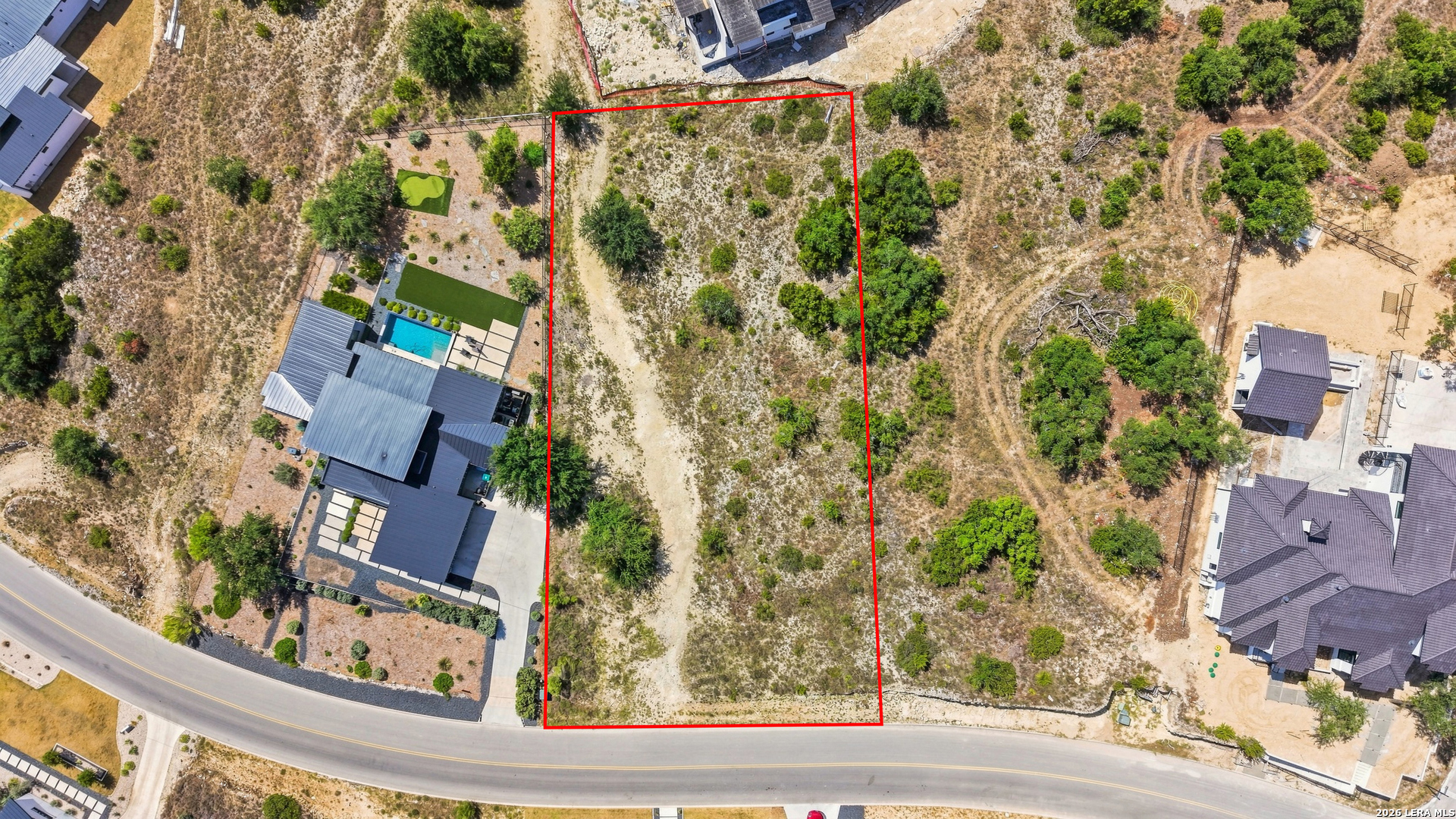 main property photo 11