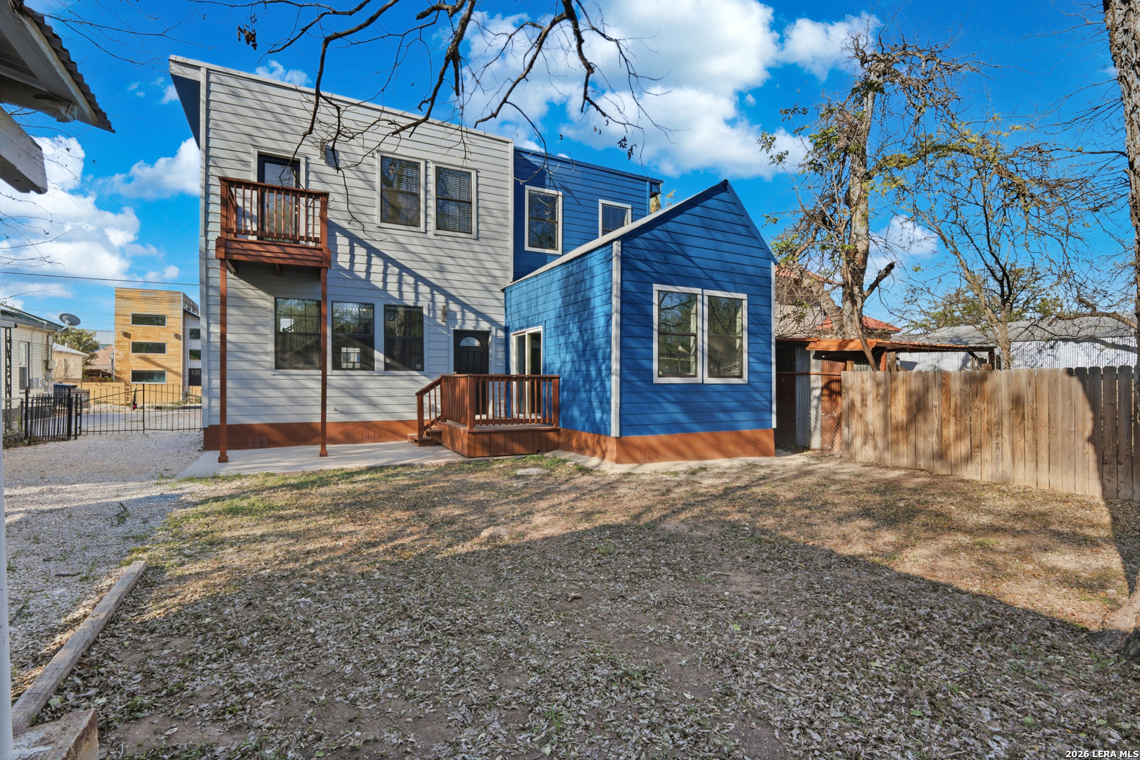 main property photo 18