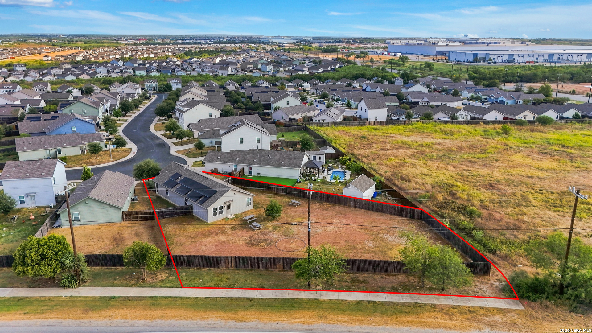 main property photo 32