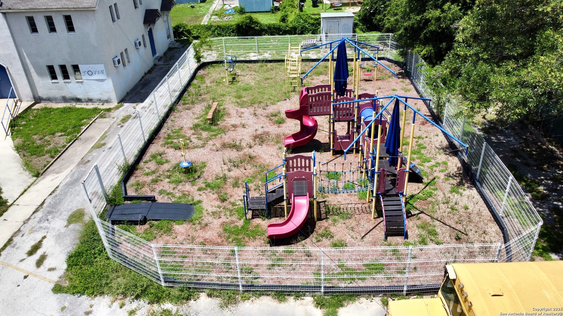 main property photo 8