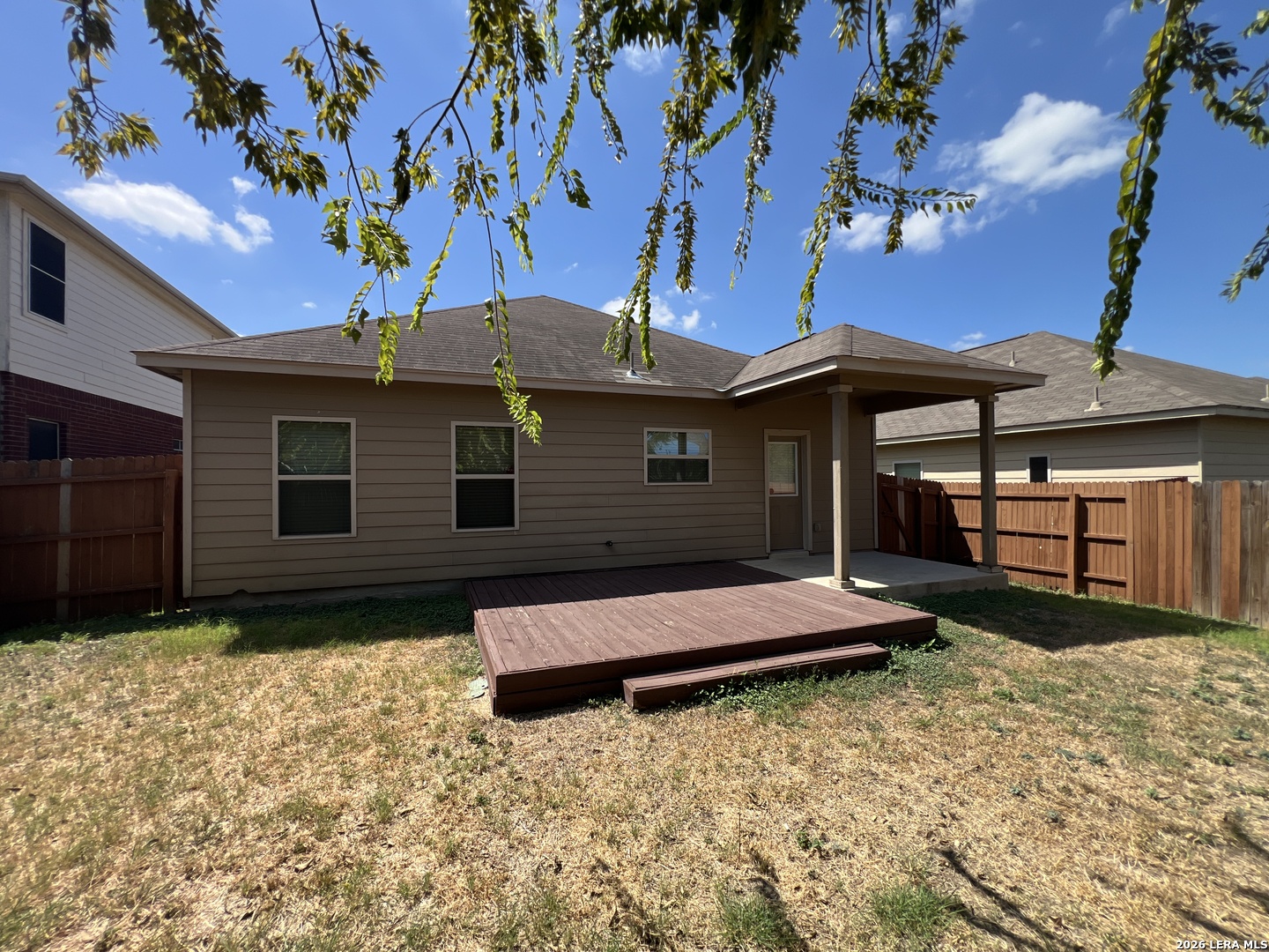 main property photo 28