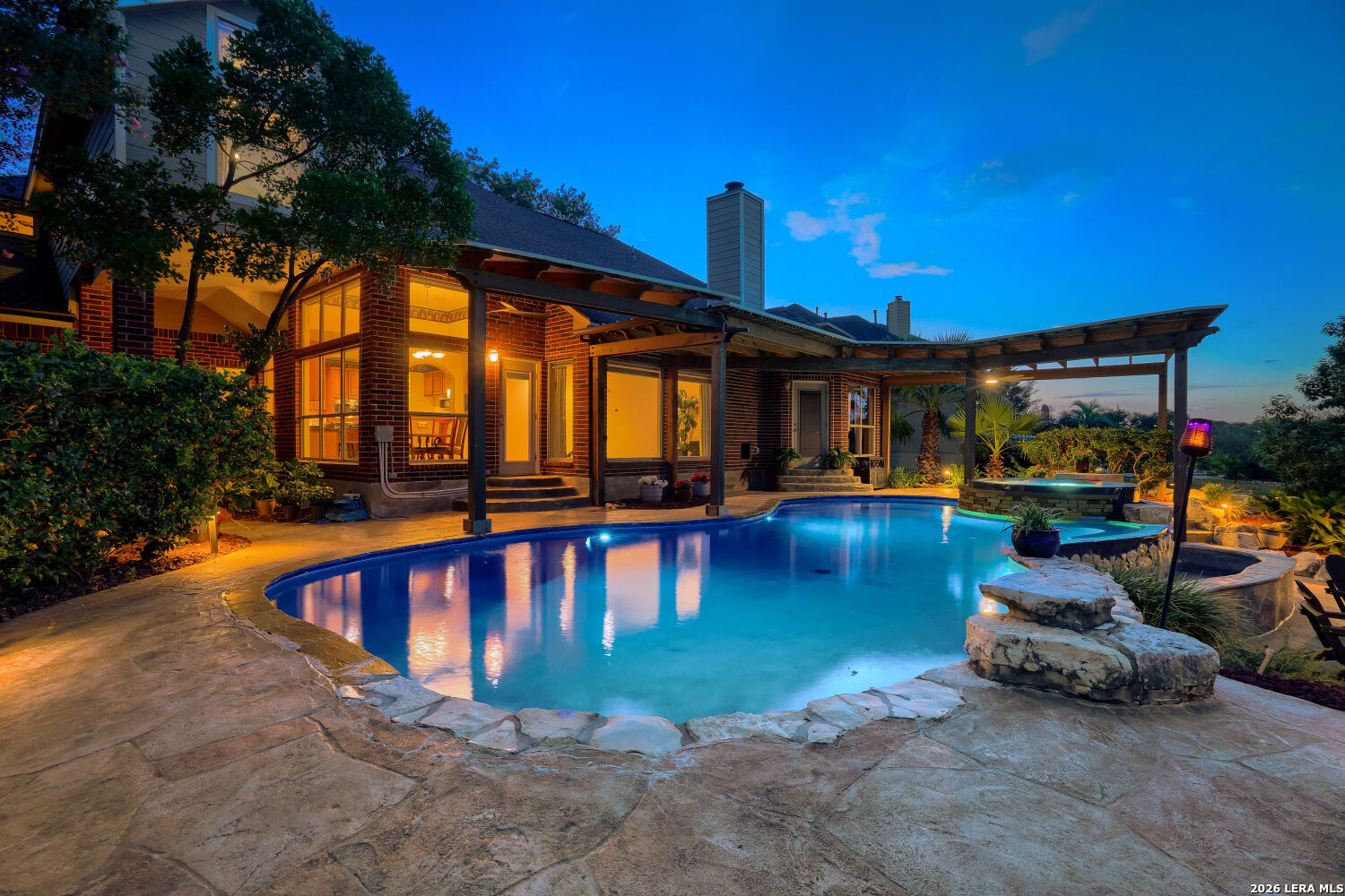 main property photo 25