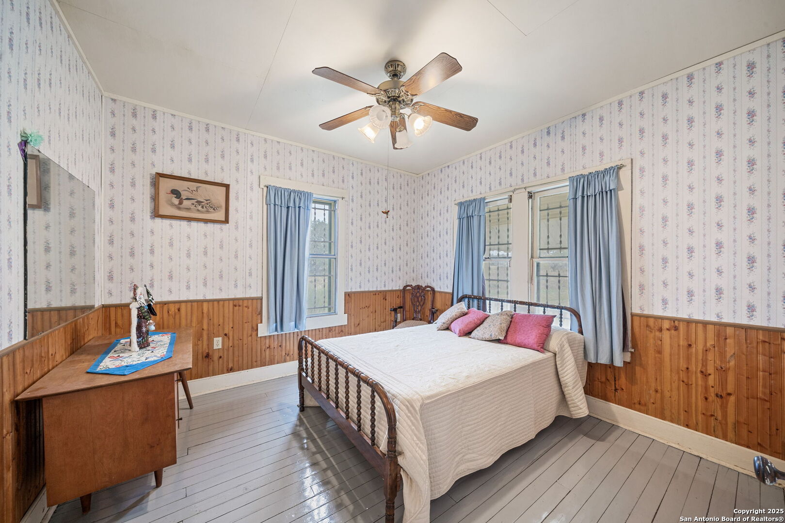 main property photo 13