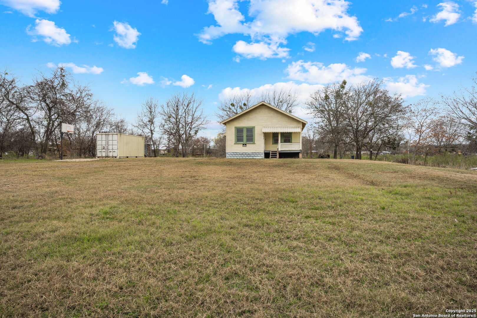 main property photo 2
