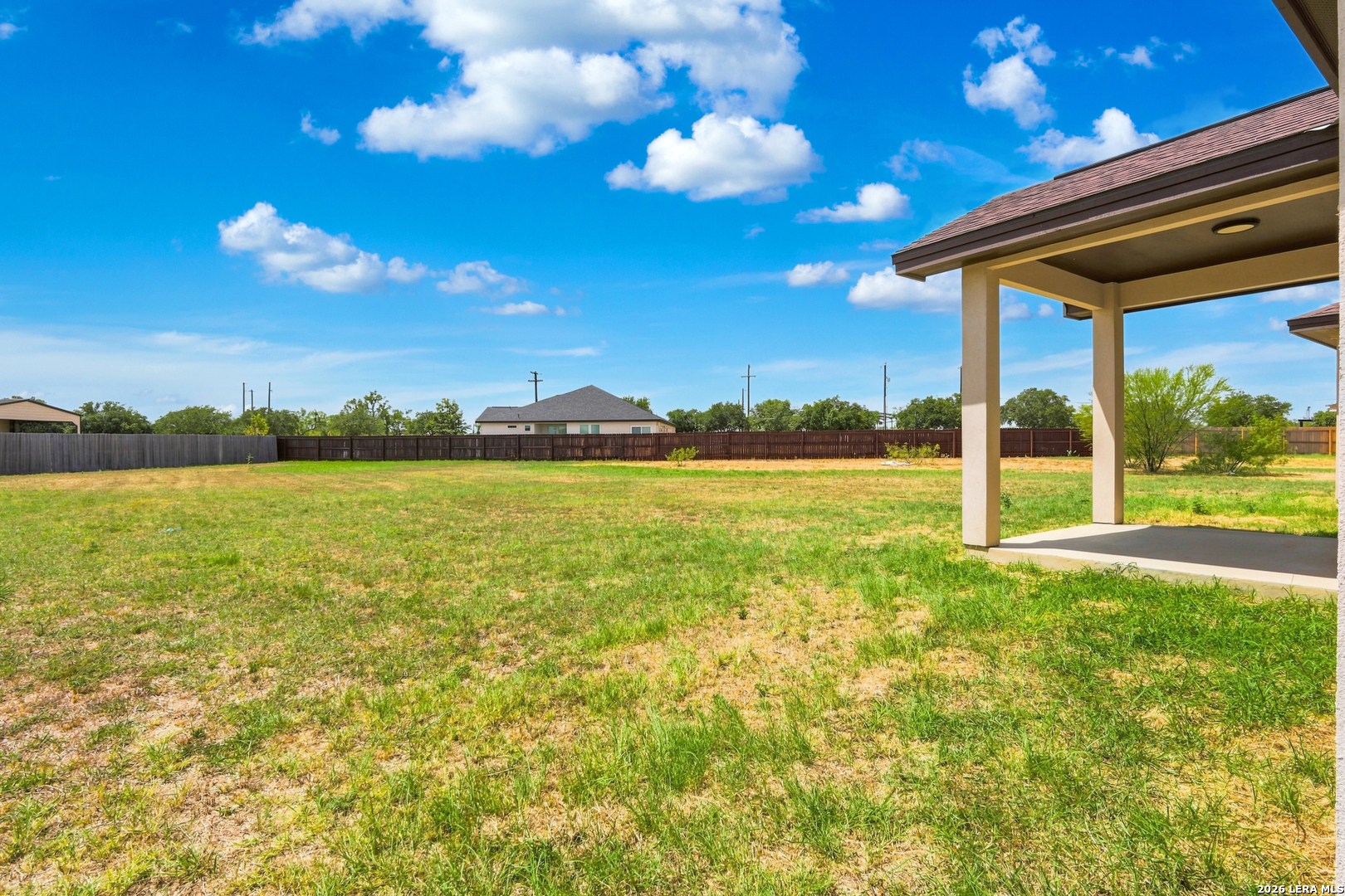 main property photo 28