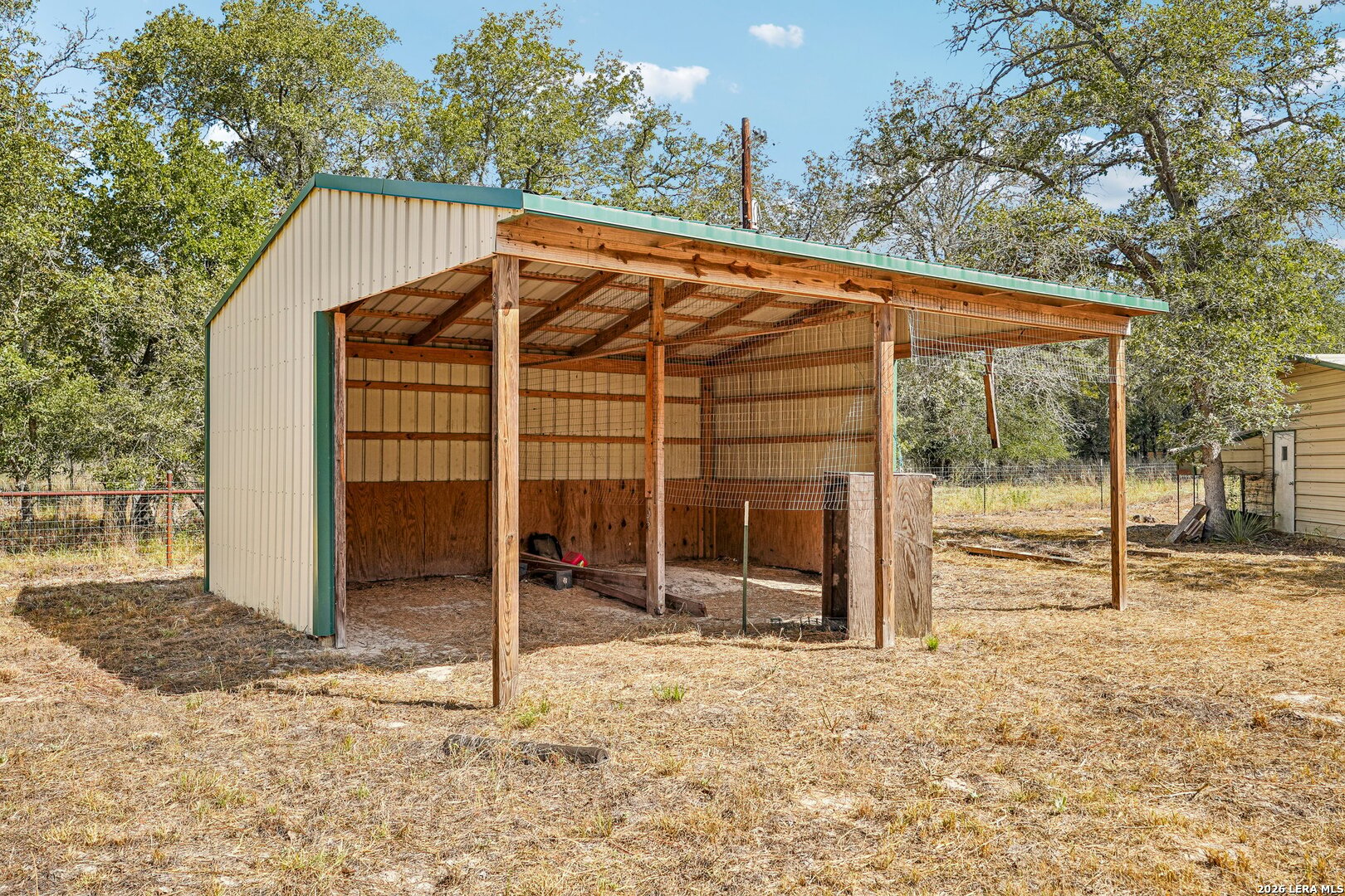 main property photo 41