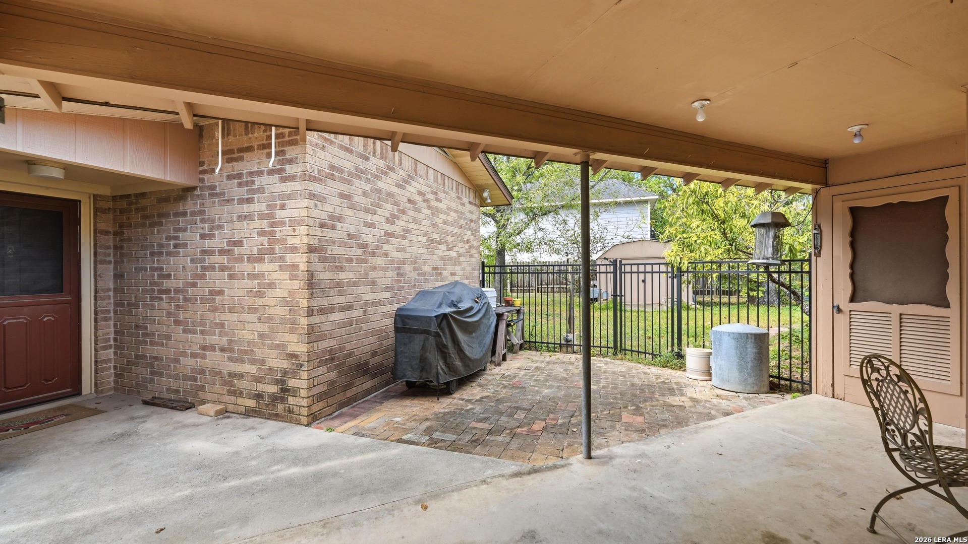 main property photo 31