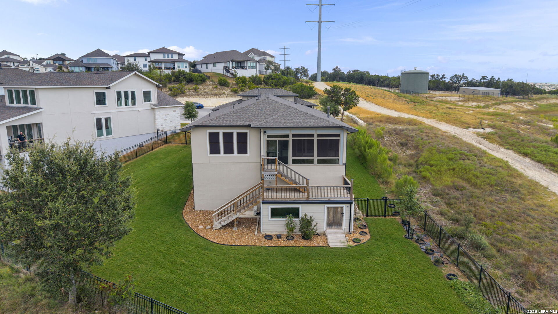 main property photo 33