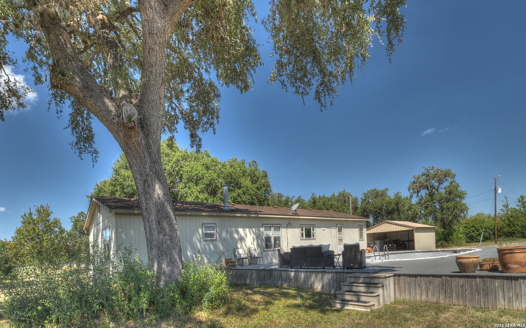 main property photo 11