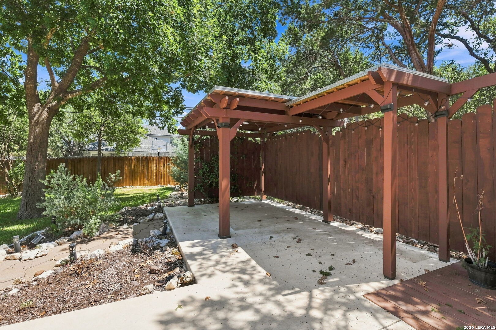 main property photo 30