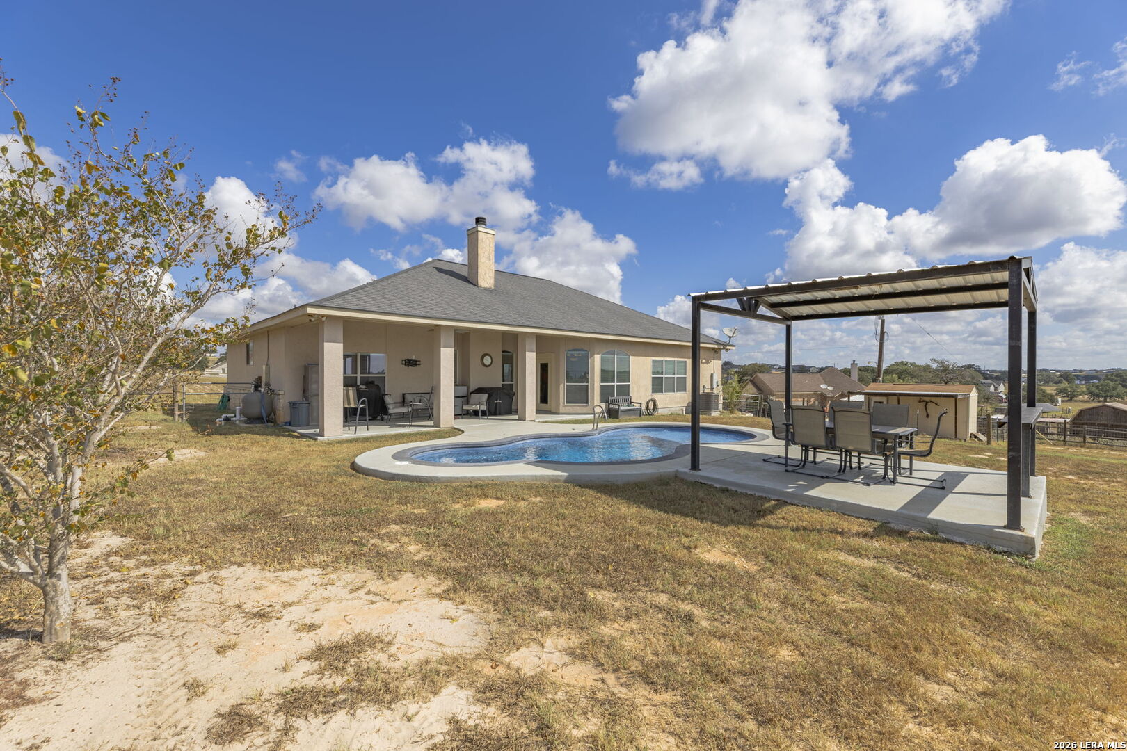 main property photo 37