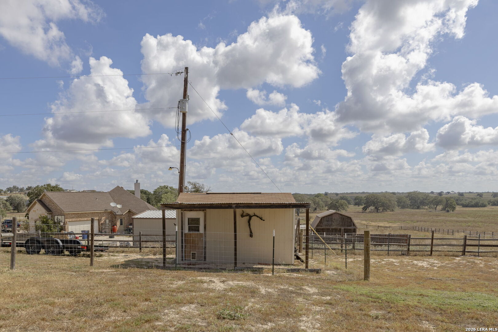main property photo 40