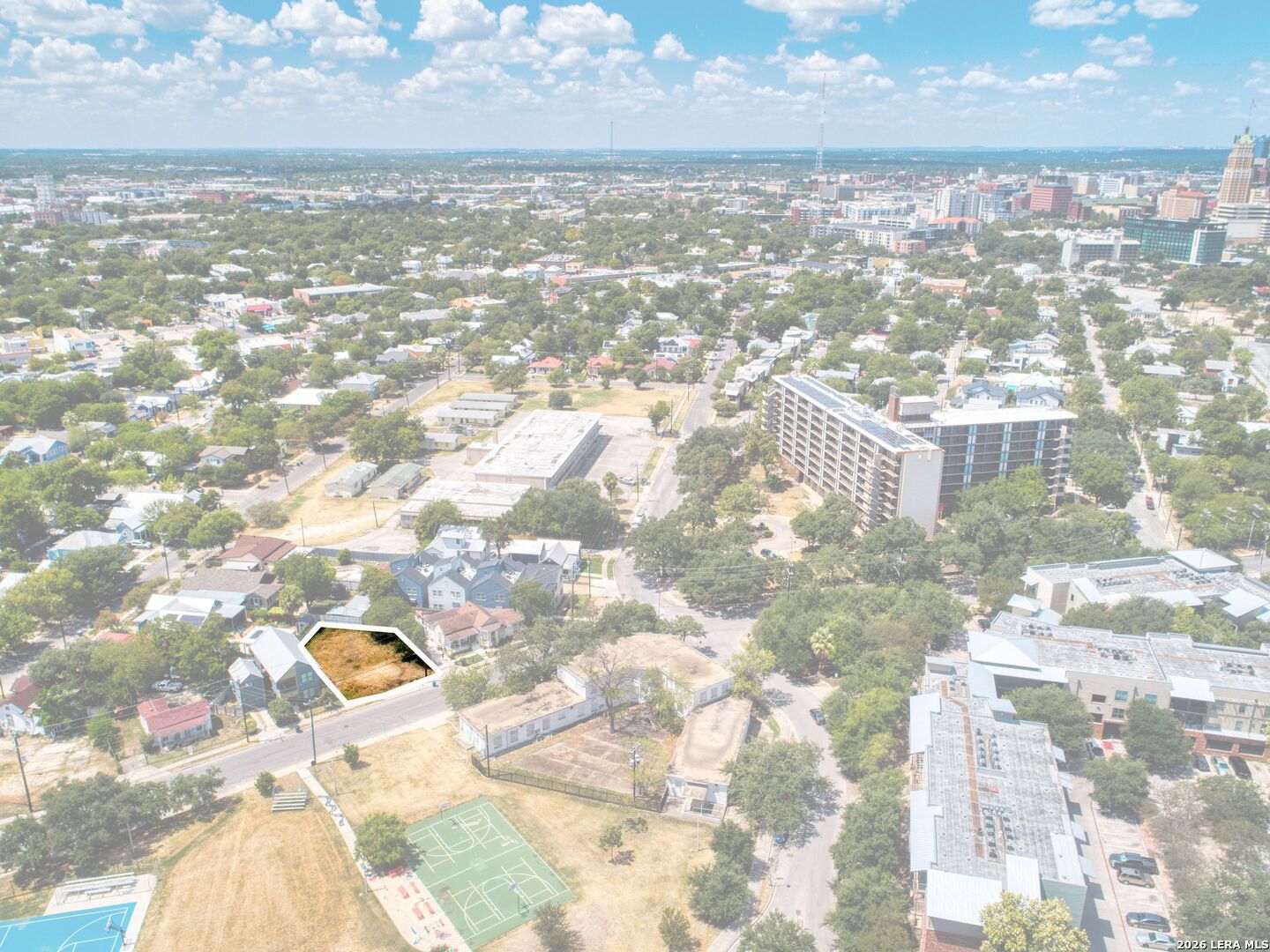 main property photo 11