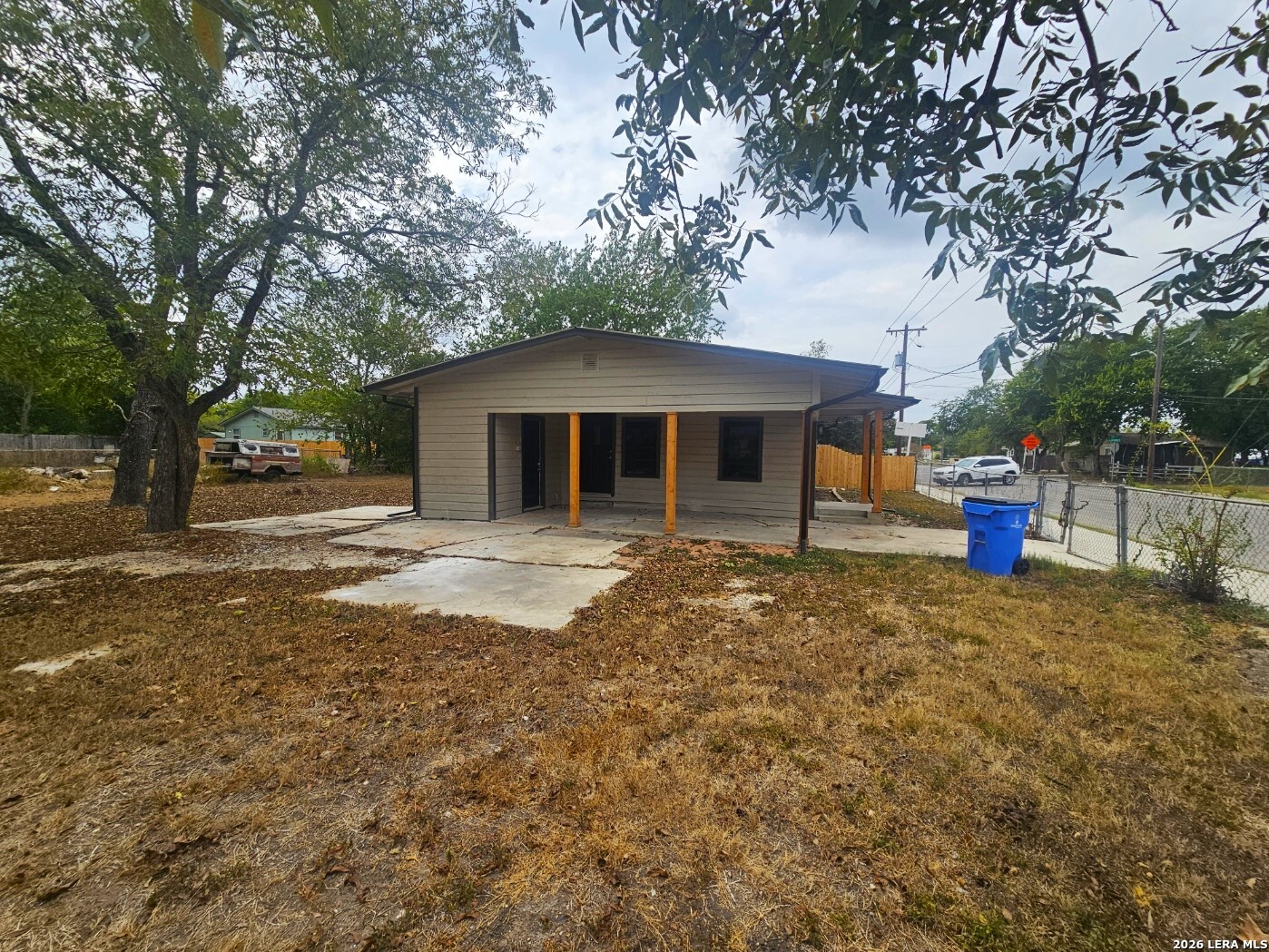 main property photo 13
