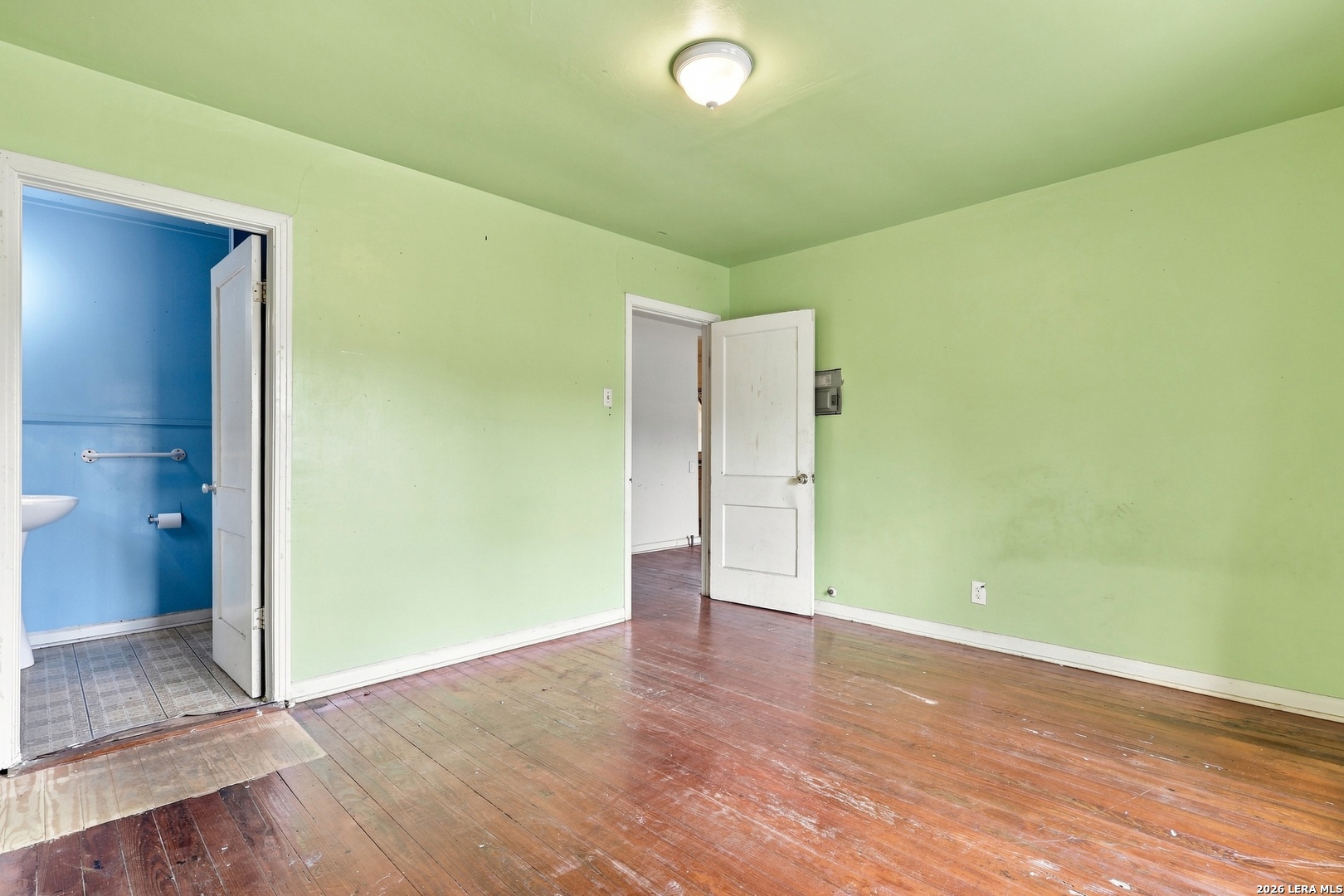 main property photo 21