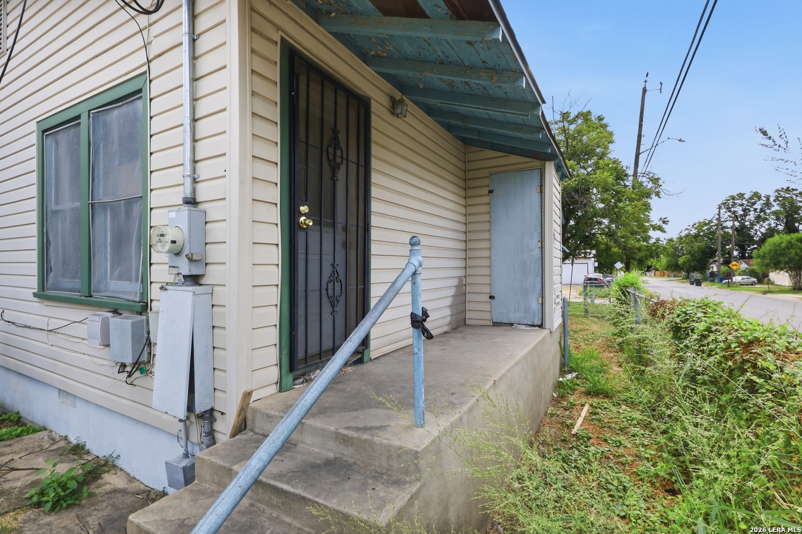 main property photo 28