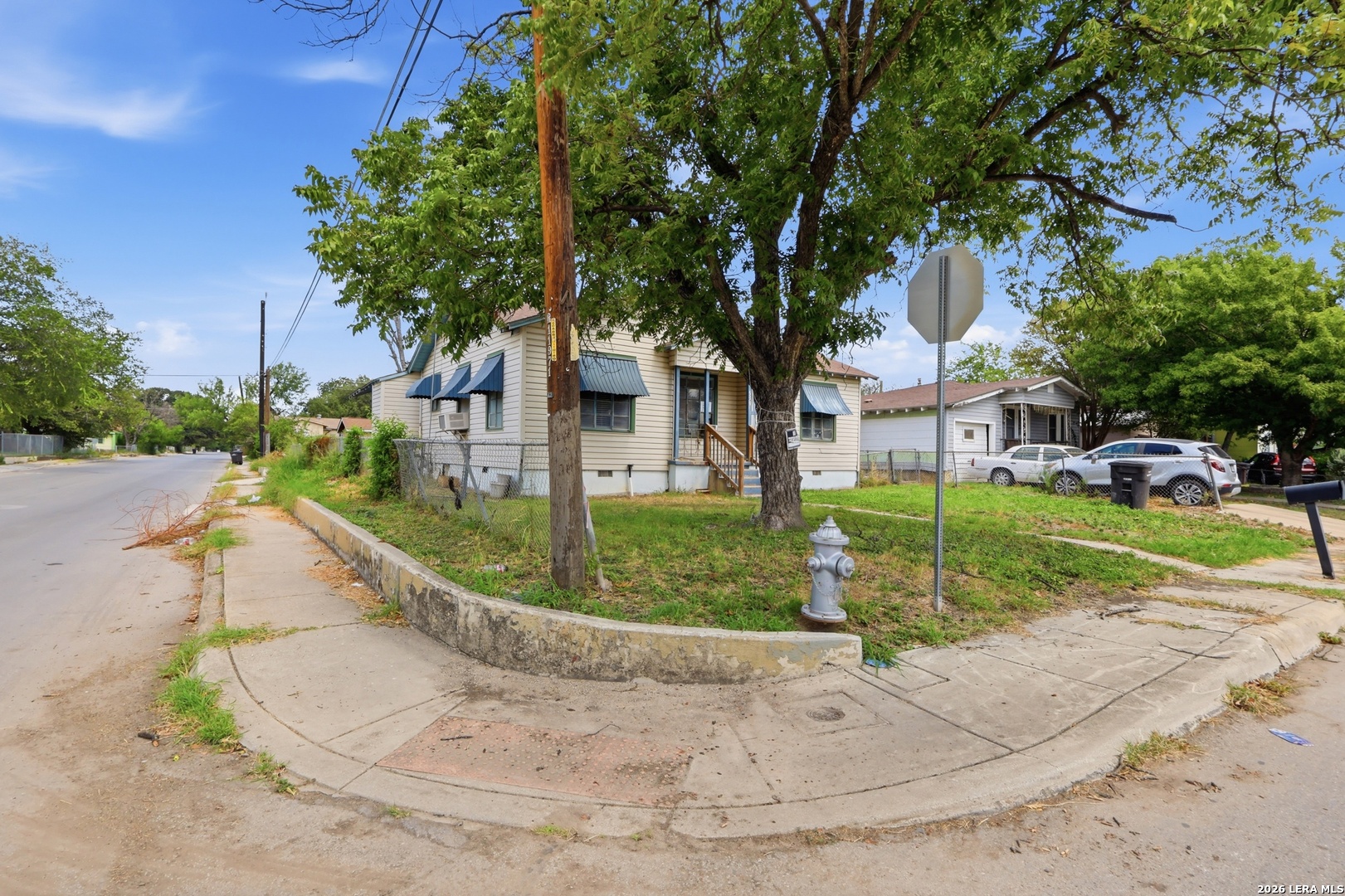 main property photo 30