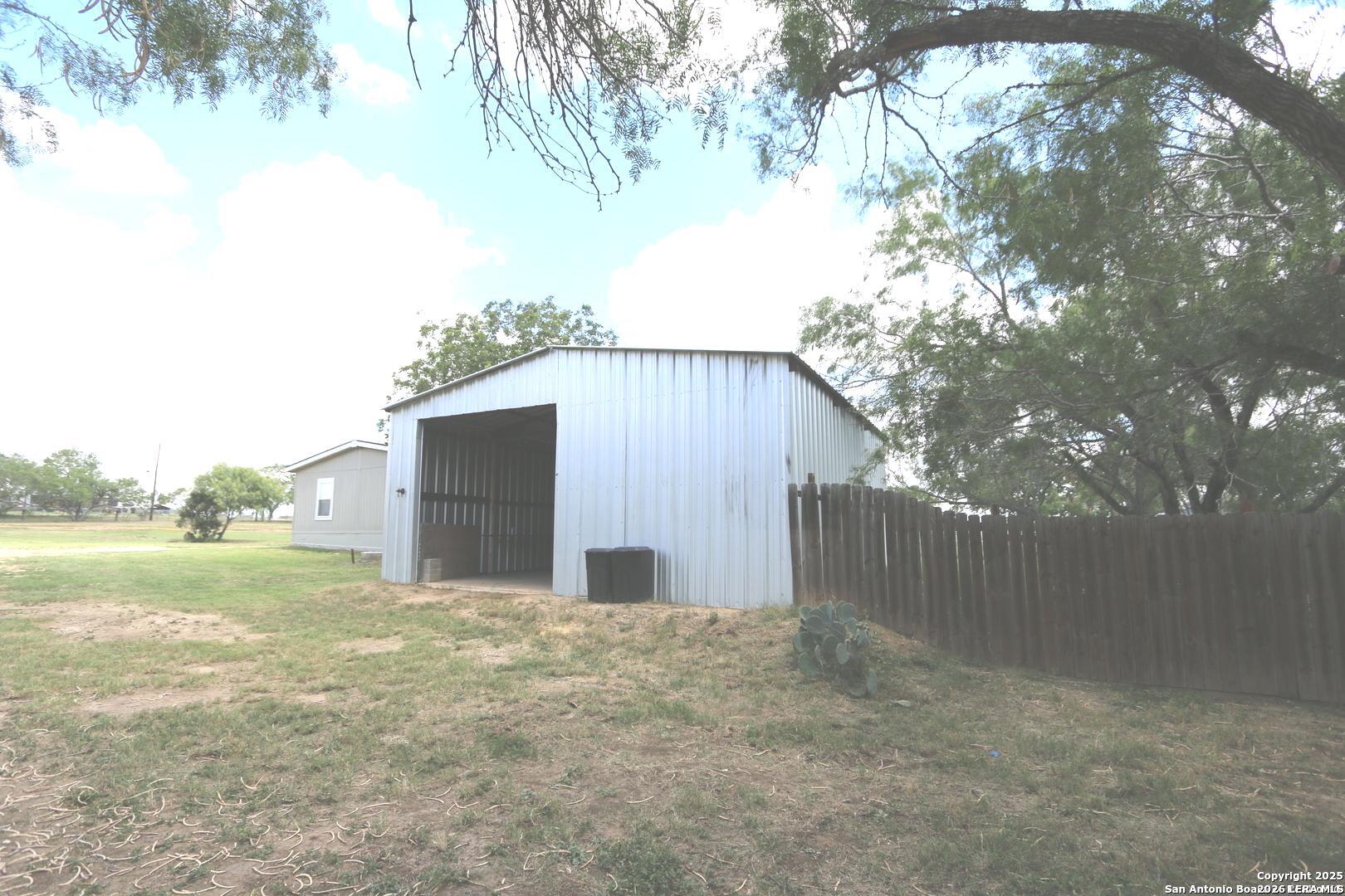 main property photo 30