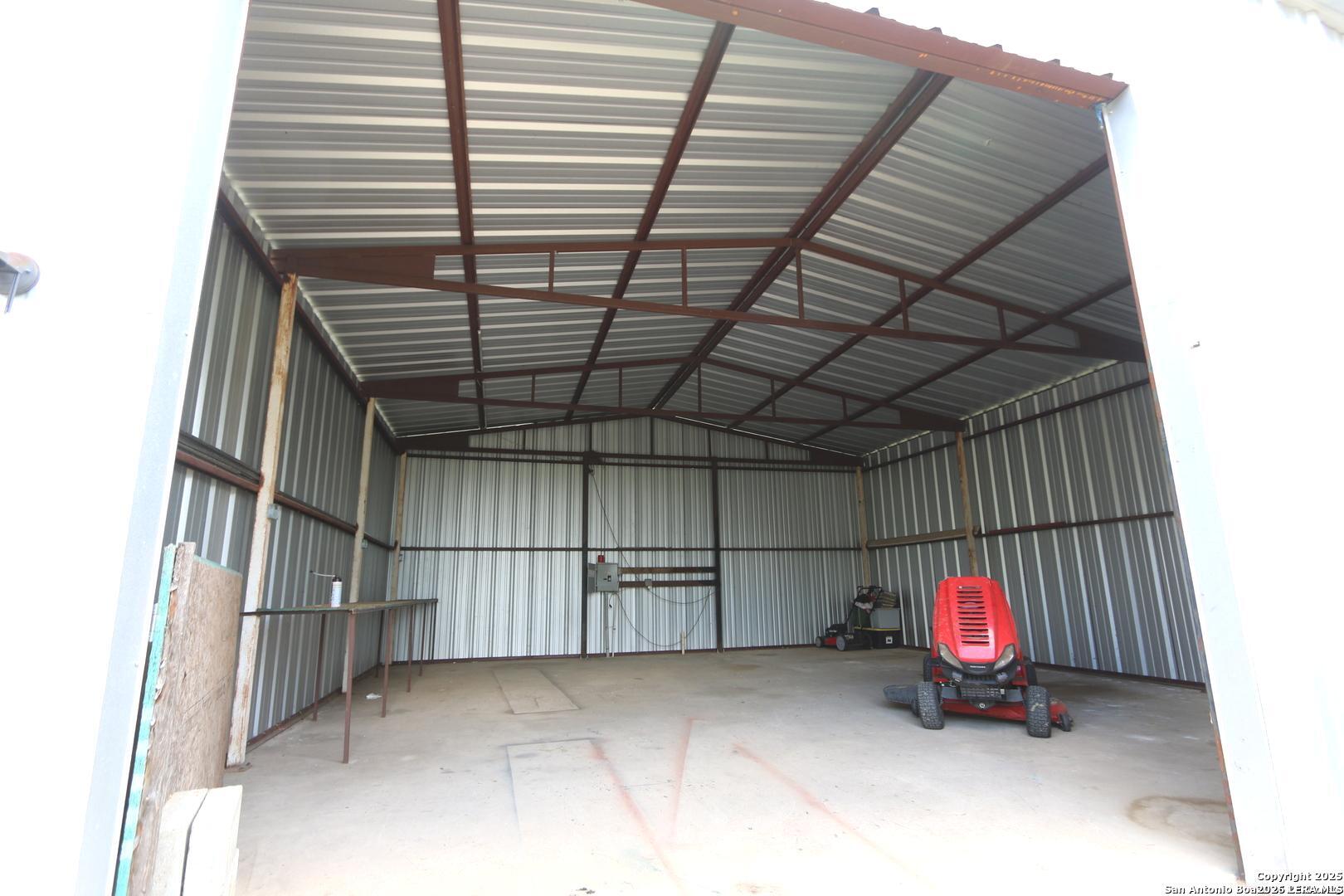 main property photo 31
