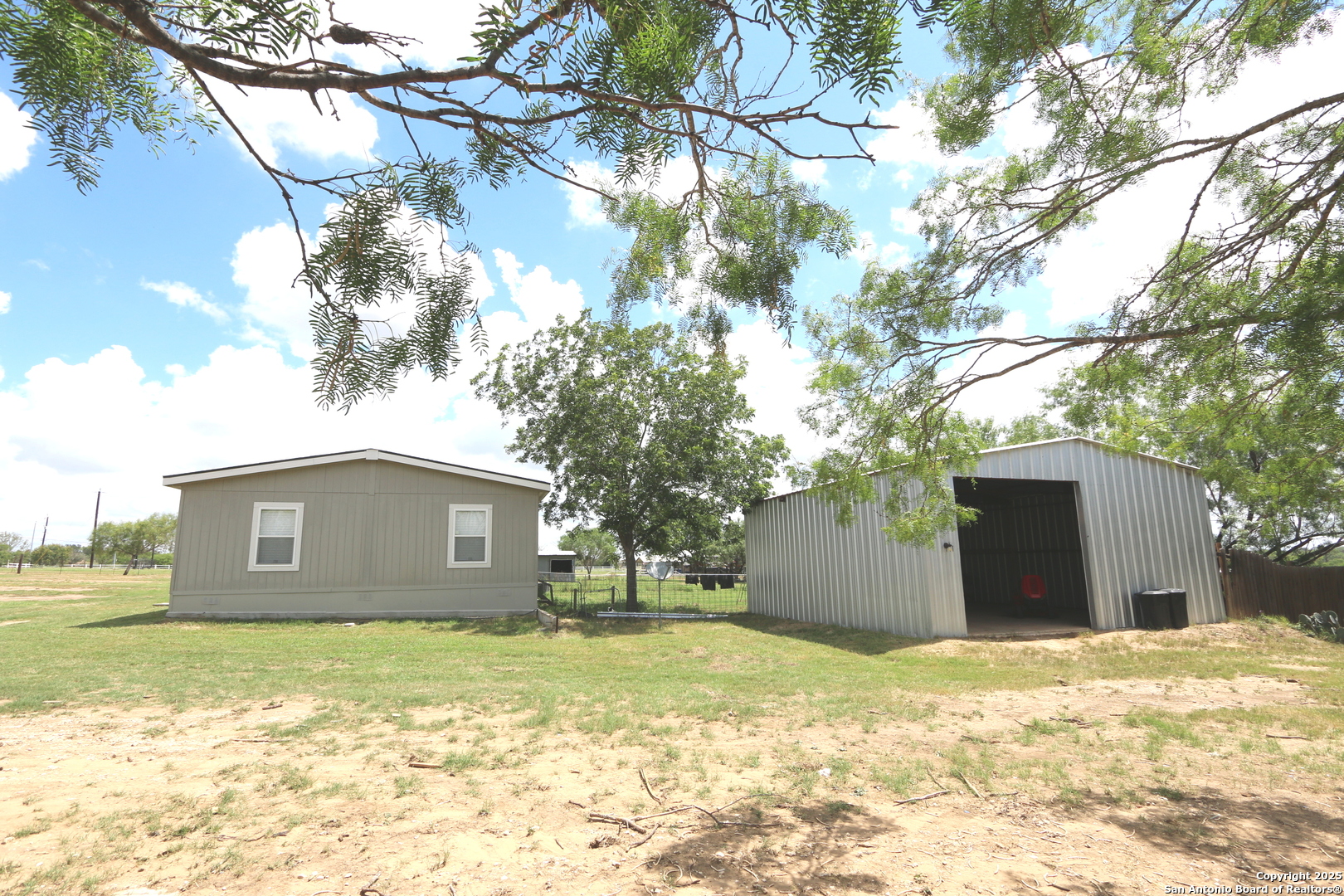 main property photo 5