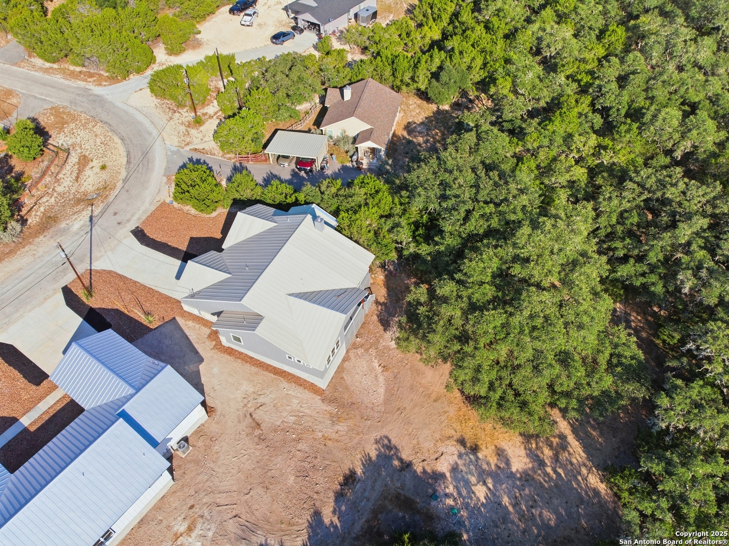 main property photo 8