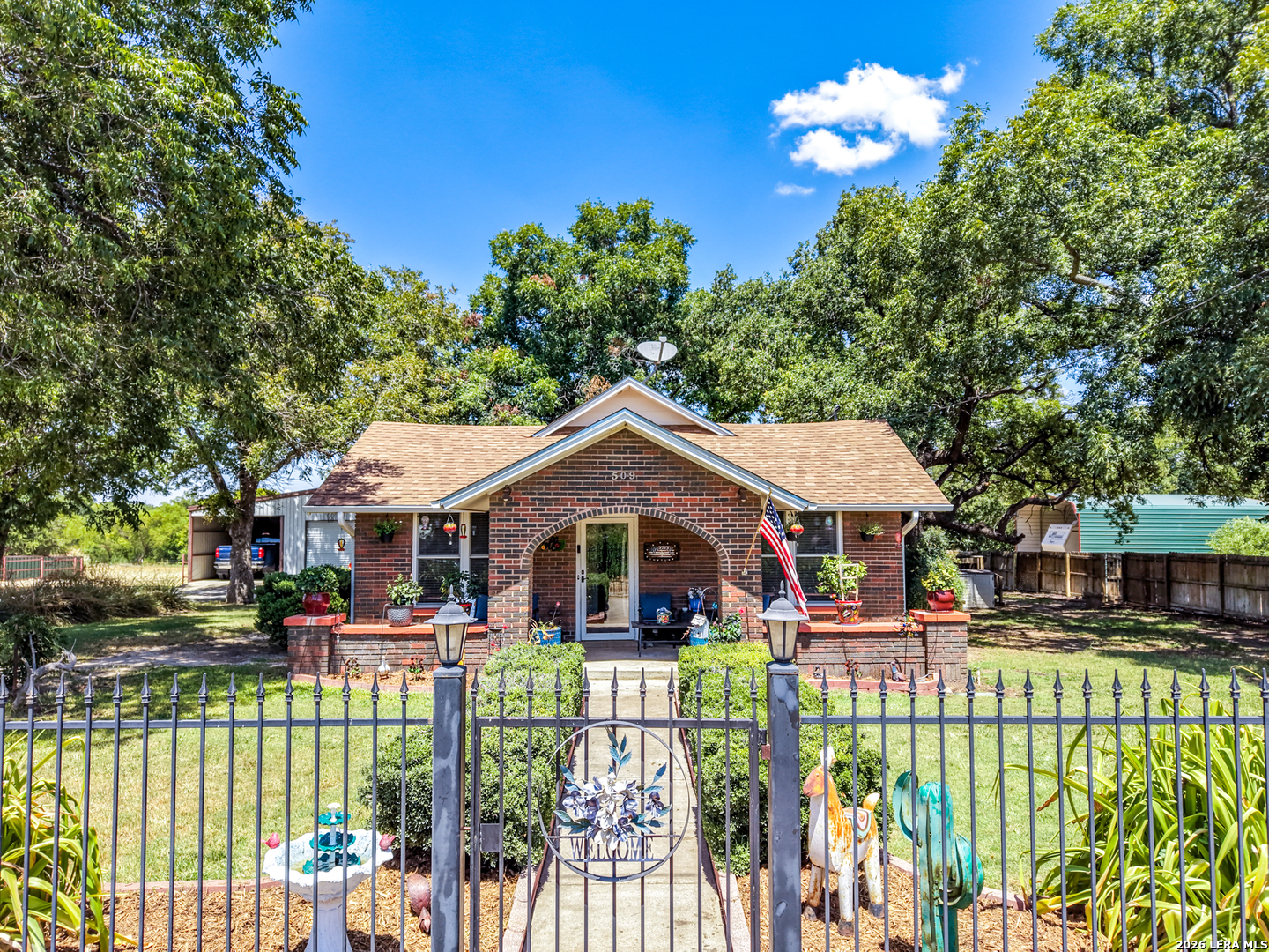 main property photo 13